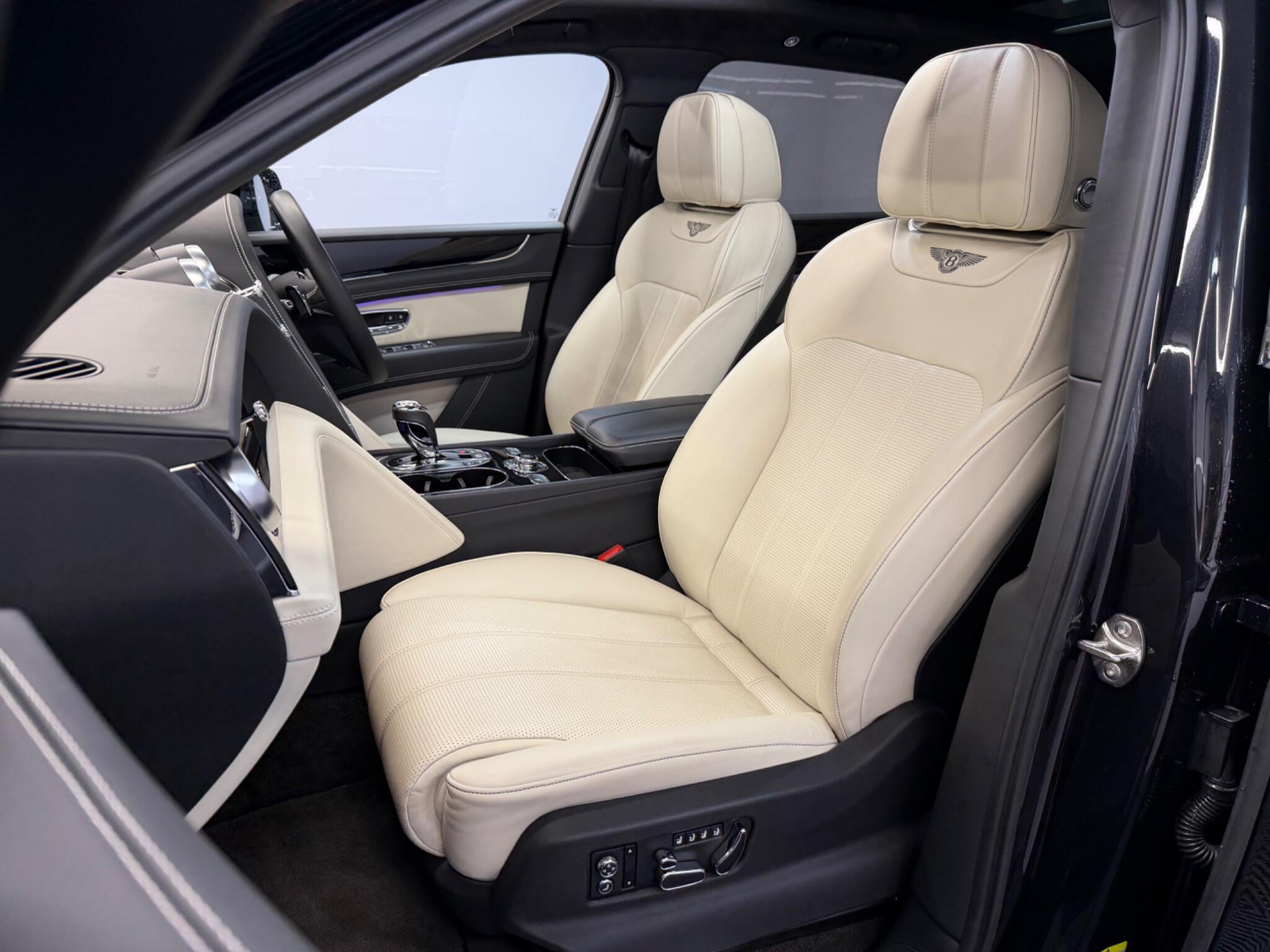Bentley Bentayga — image 3 of 54