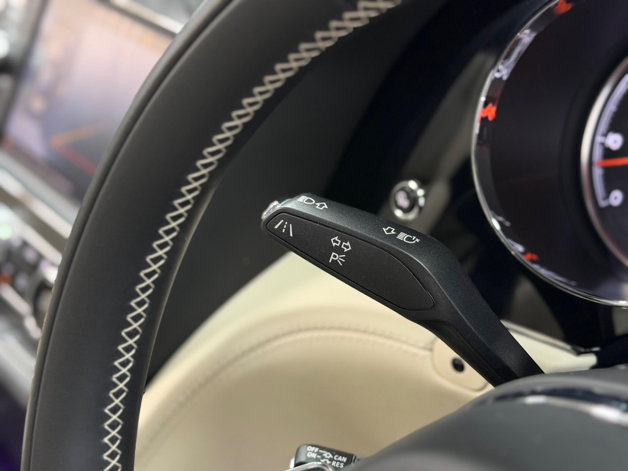 Bentley Bentayga — image 40 of 54