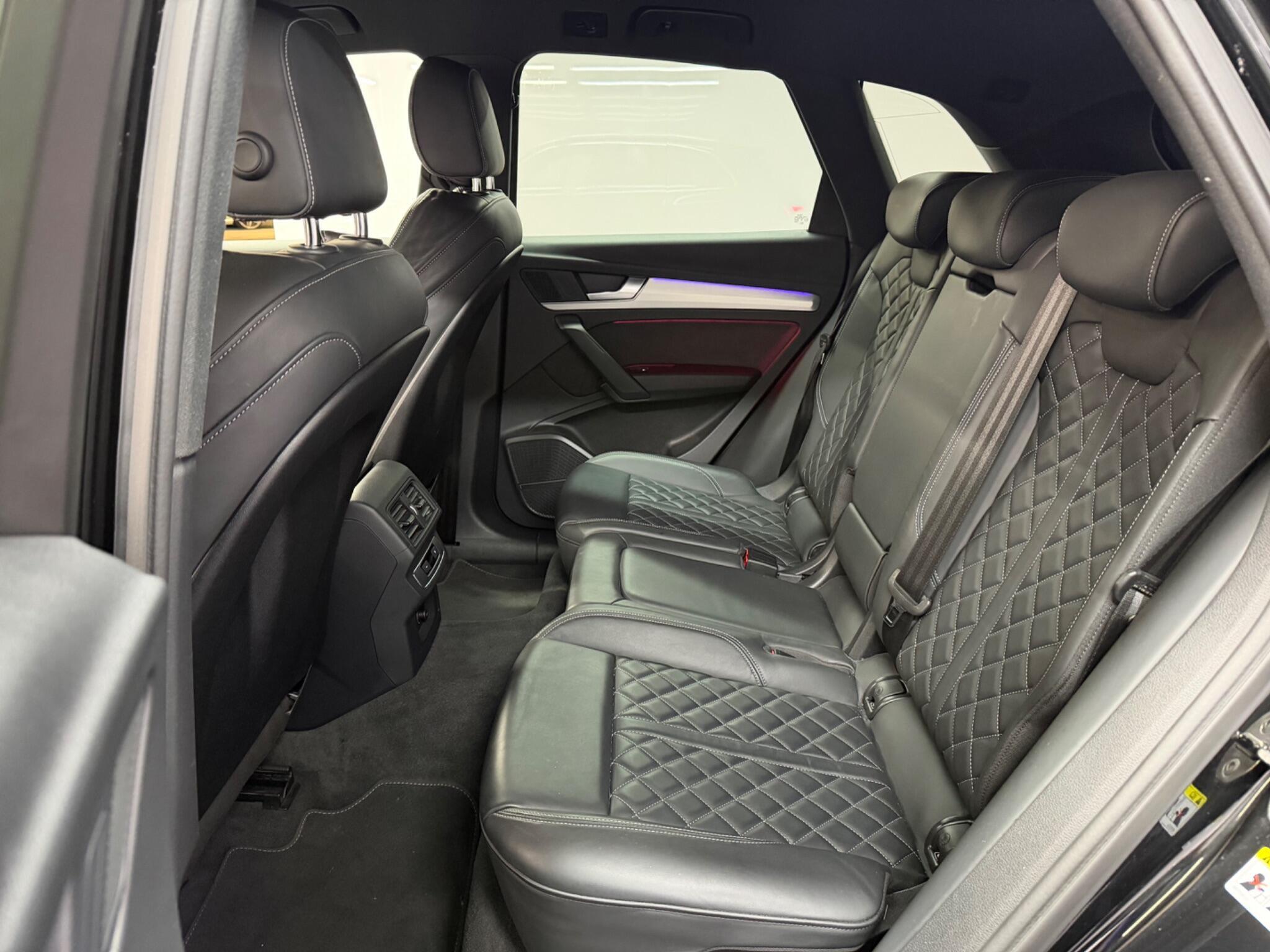 Audi Q5 — image 17 of 31