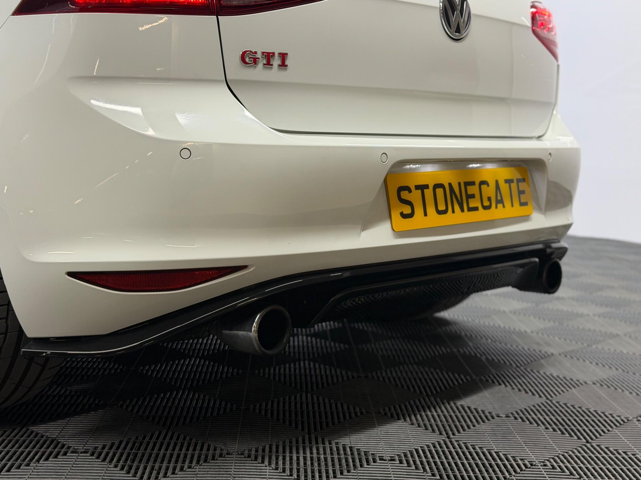 Volkswagen Golf — image 14 of 37
