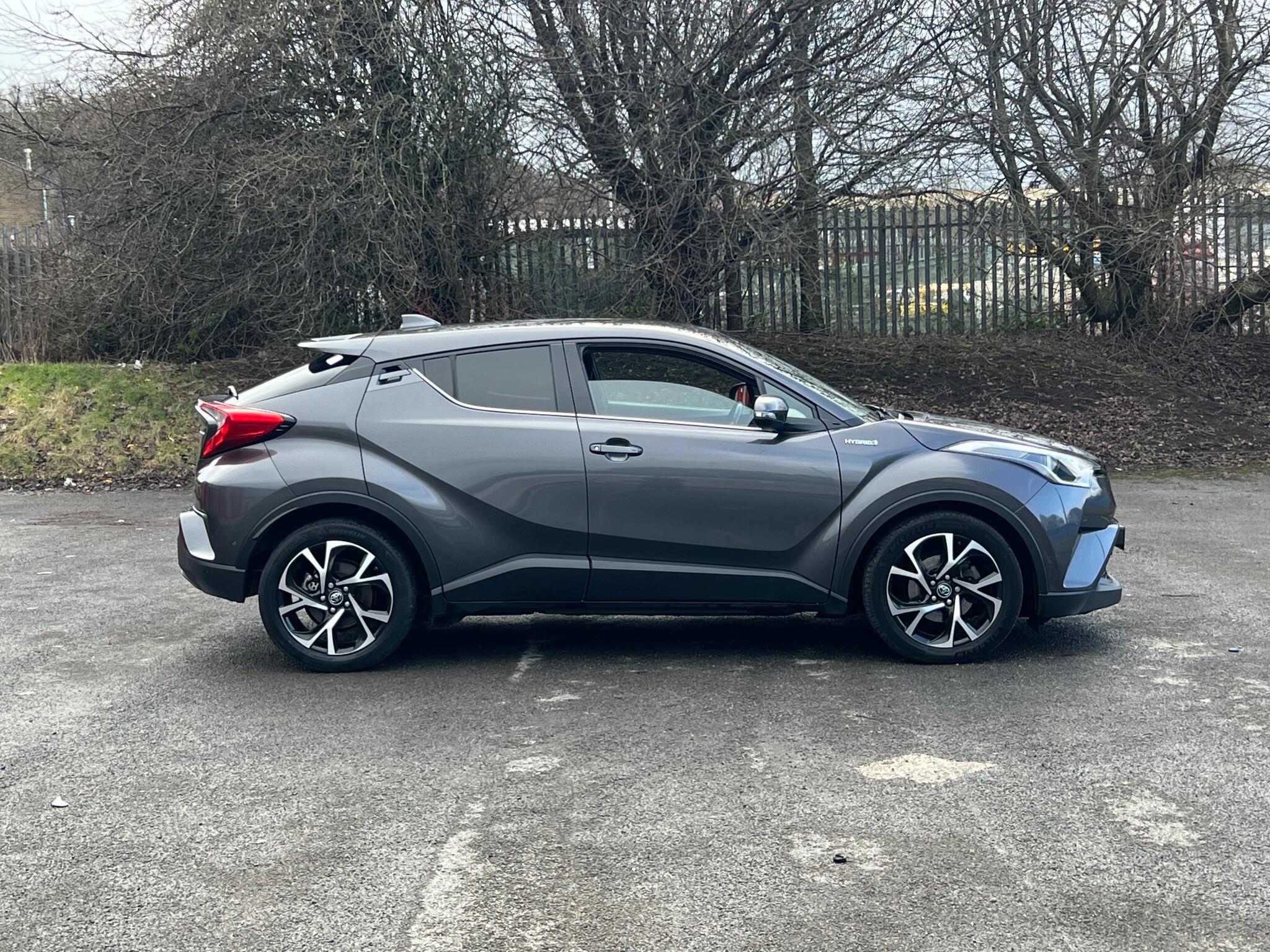 2018 Toyota C-HR 1.8 VVT-h Design SUV 5dr Petrol Hybrid CVT Euro 6 (s/s) (122 ps)