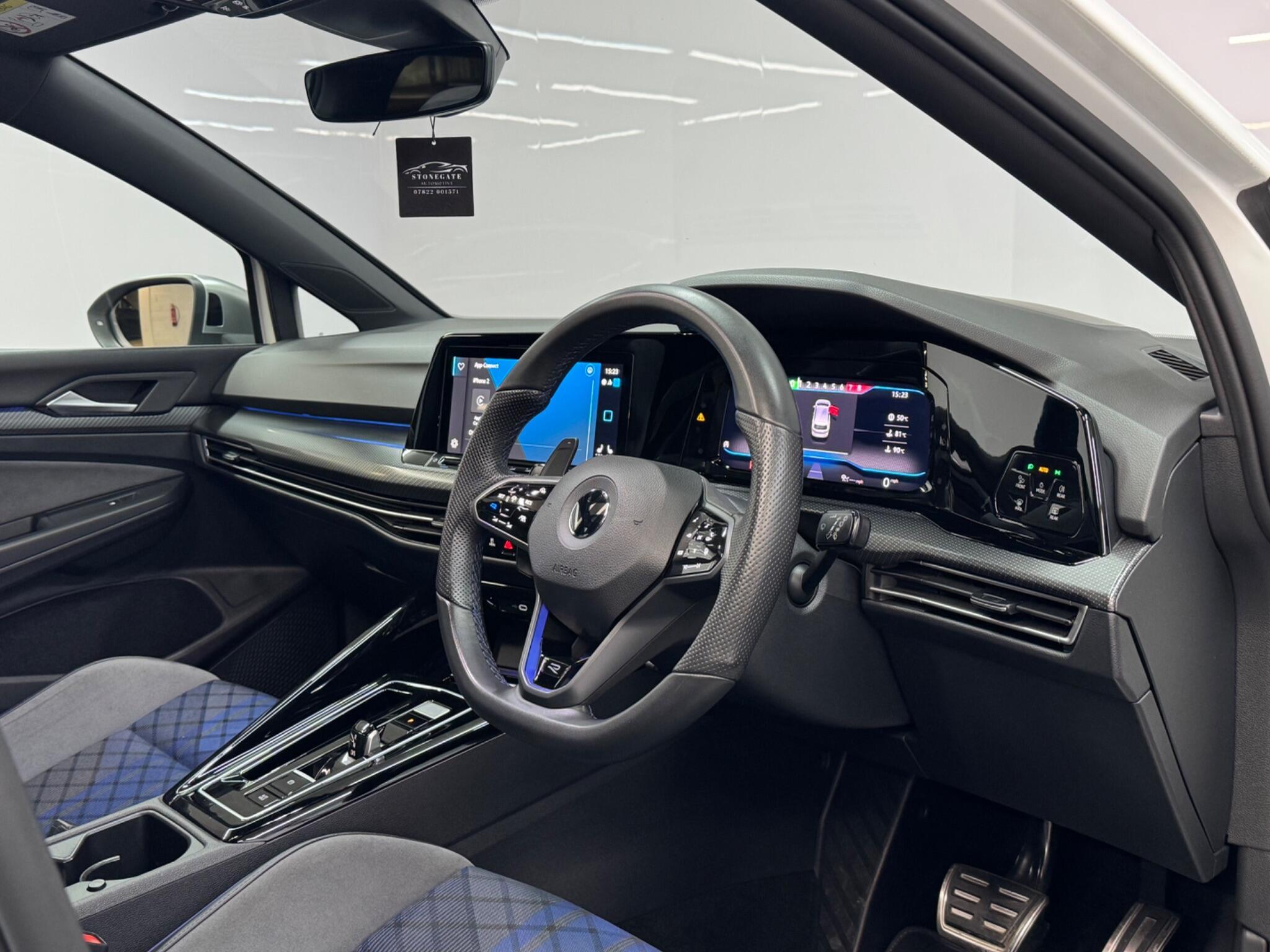 Volkswagen Golf — image 29 of 43