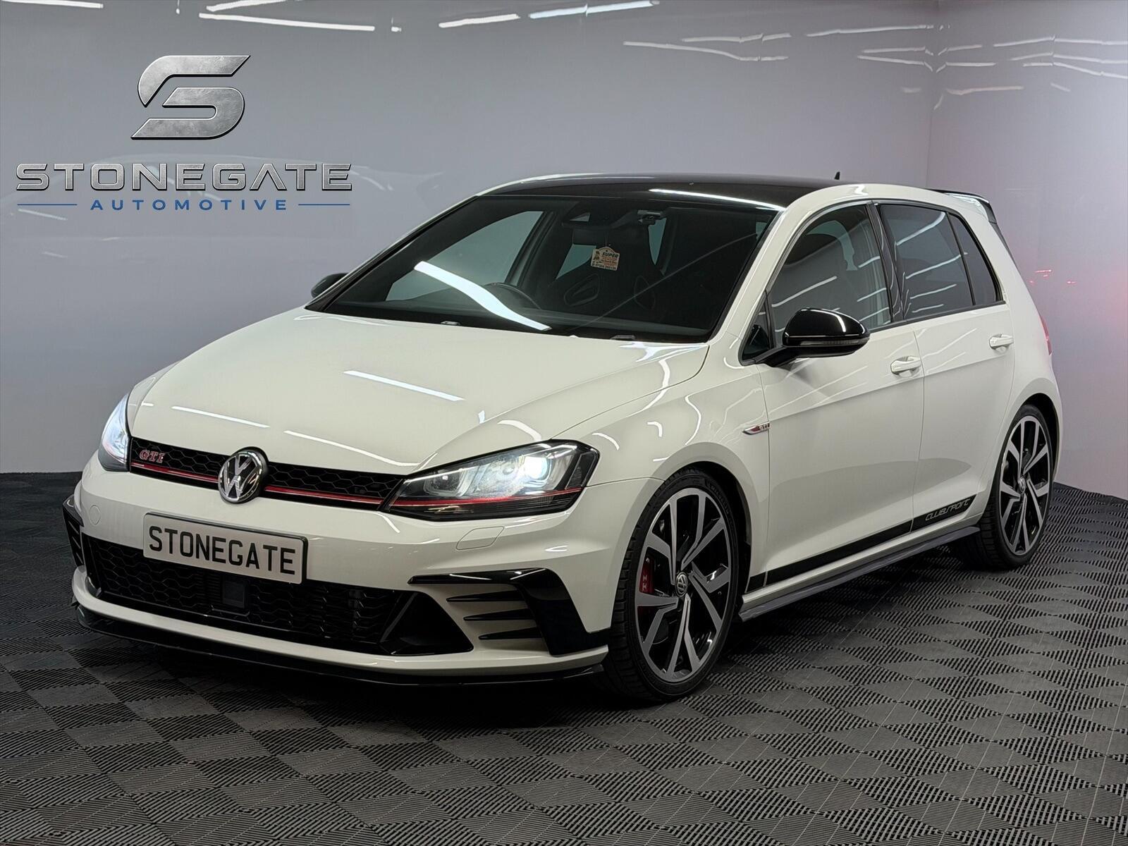 Volkswagen Golf — image 1 of 37