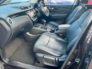 2015 Nissan Qashqai 1.5 dCi Tekna SUV 5dr Diesel Manual 2WD Euro 5 (s/s) (110 ps) - Image 4