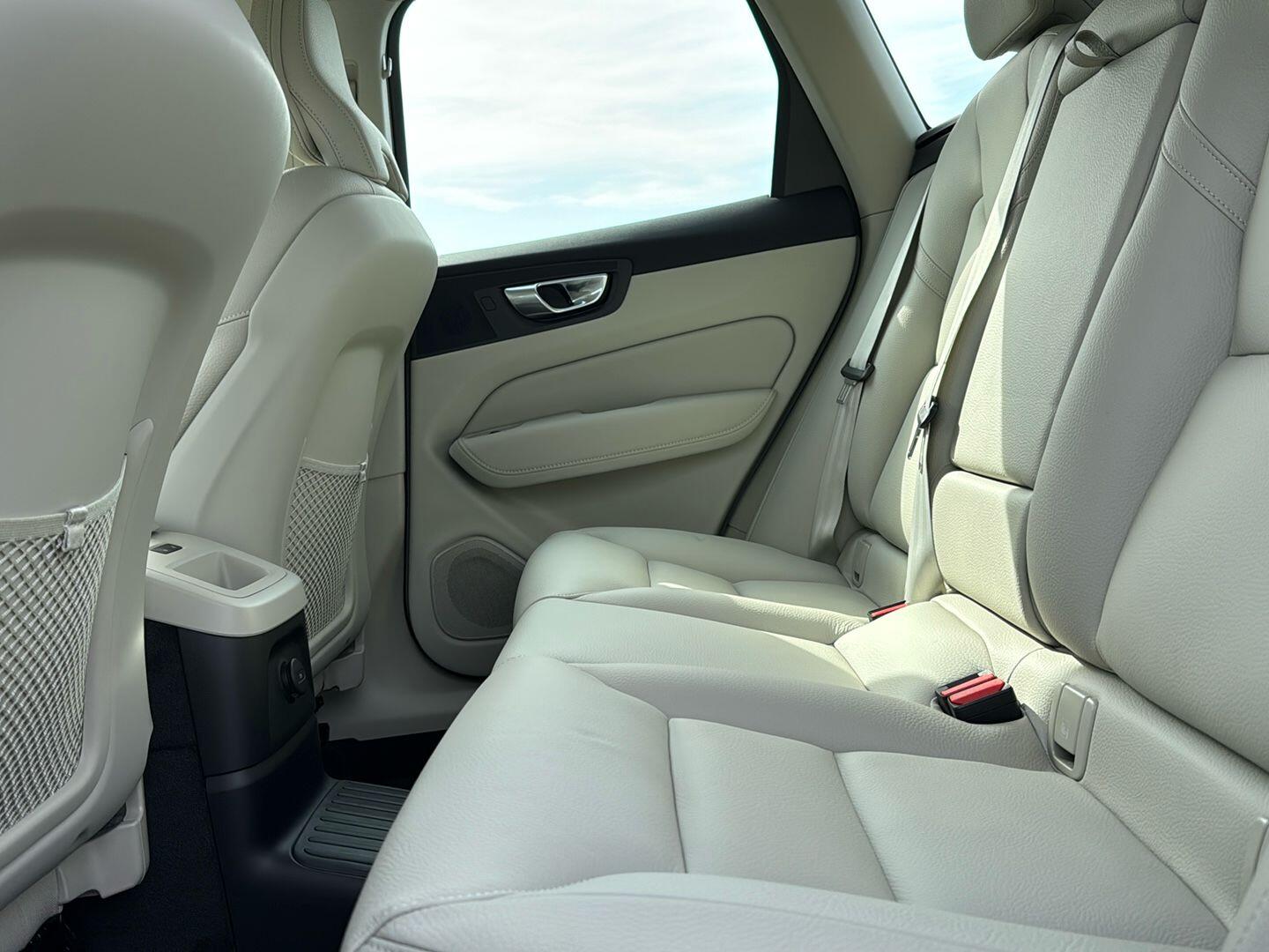 2024 Volvo XC60 2.0h T6 Recharge 18.8kWh Plus SUV 5dr Petrol Plug-in Hybrid Auto AWD Euro 6 (s/s) (350 ps)