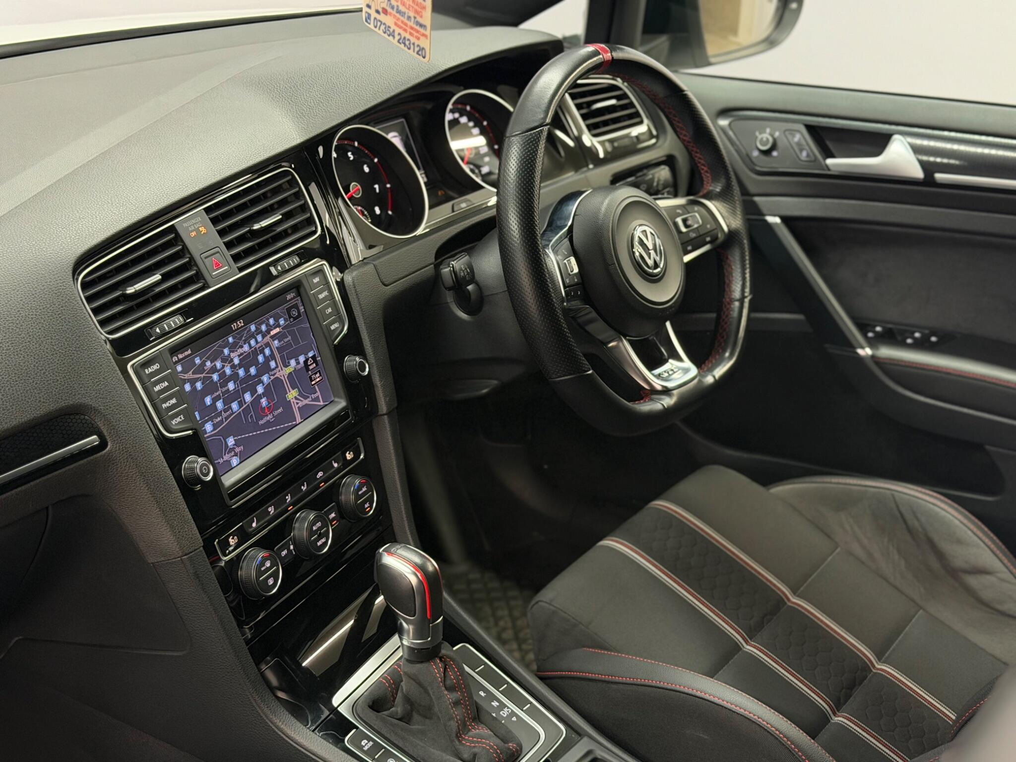 Volkswagen Golf — image 27 of 37