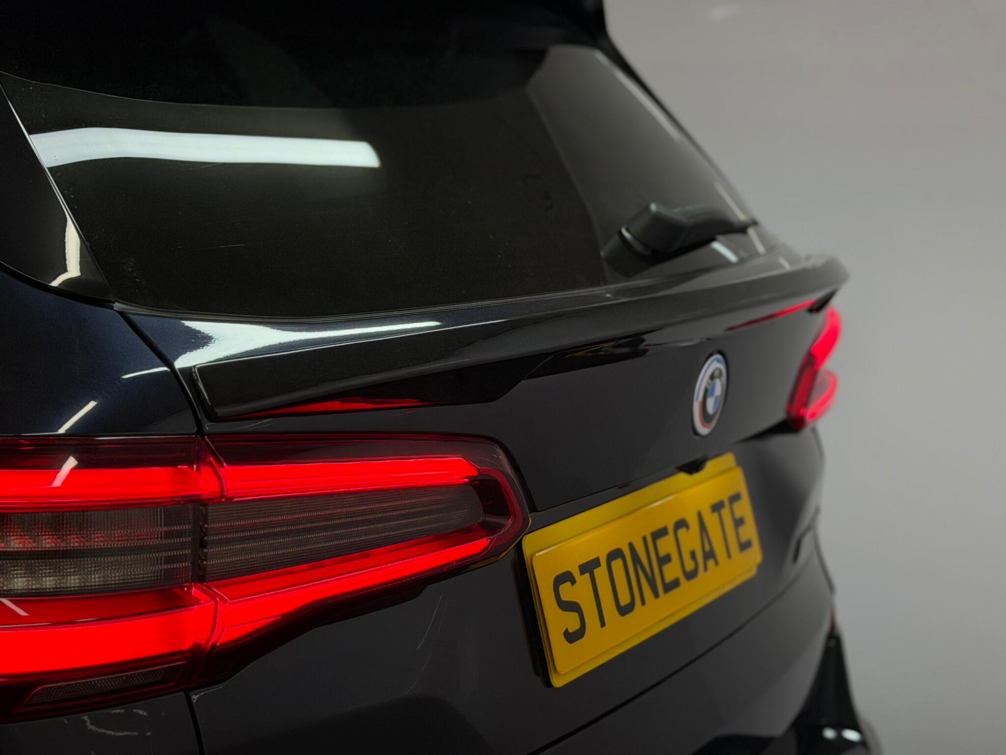 BMW X5 — image 13 of 47