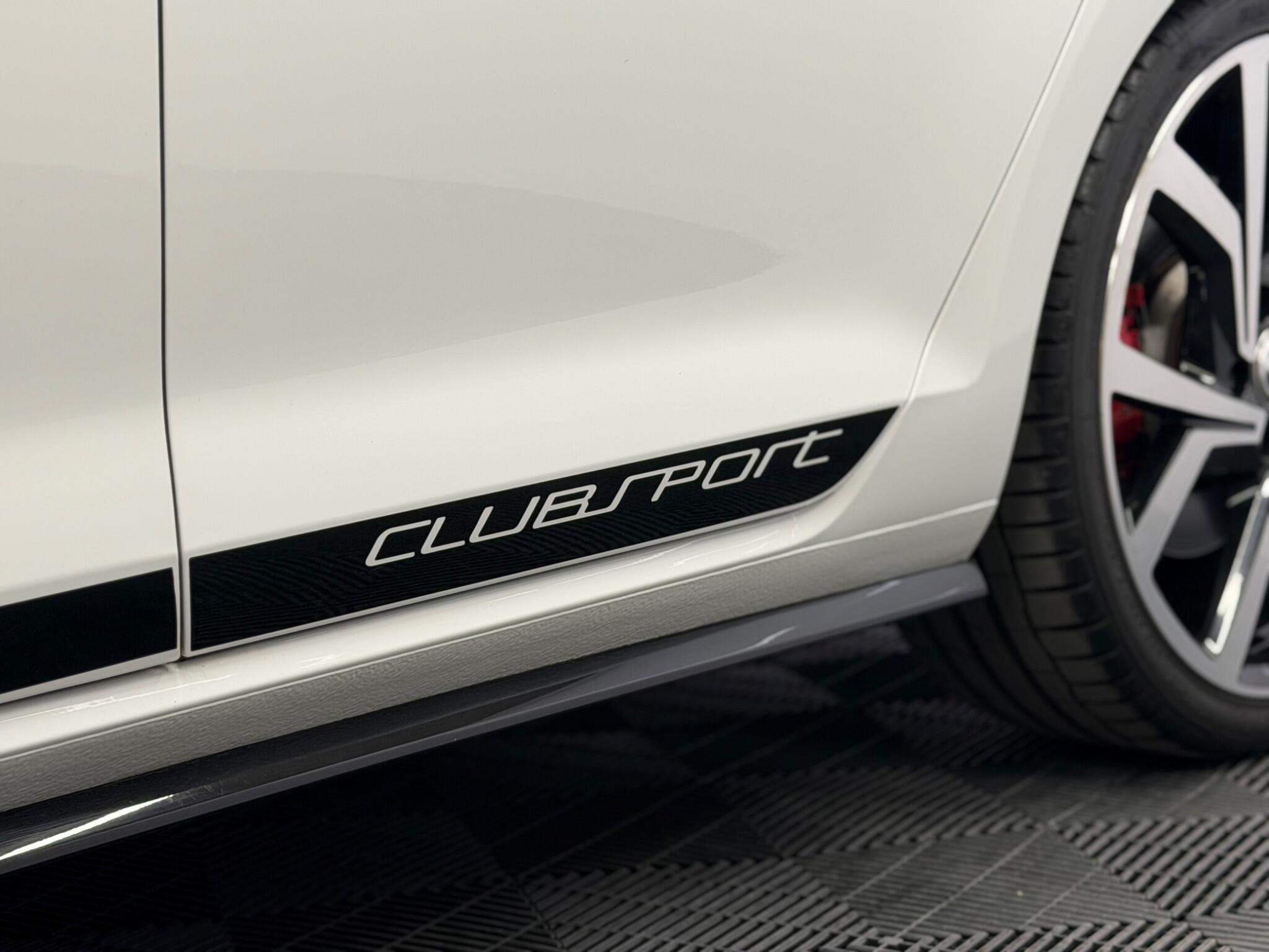 Volkswagen Golf — image 13 of 37