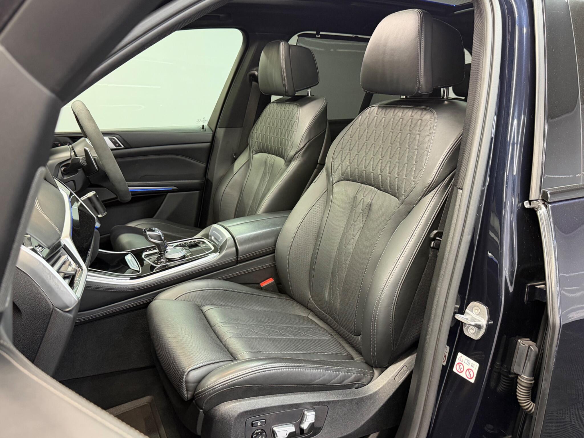 BMW X5 — image 3 of 47