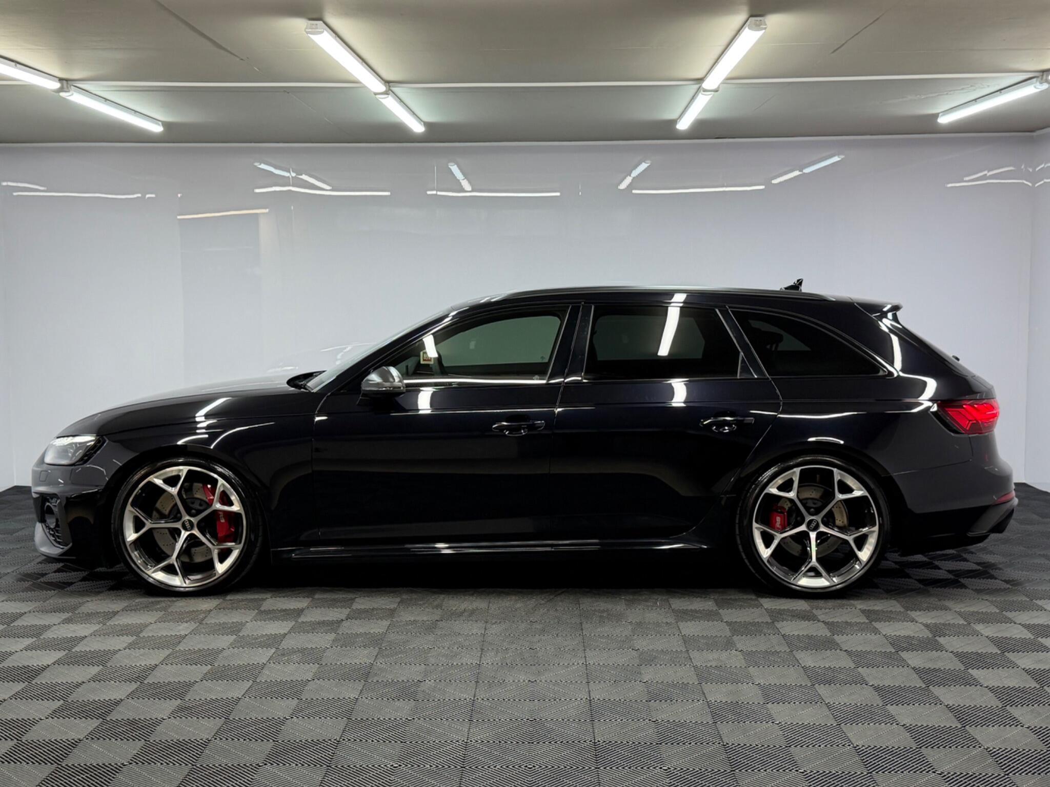 Audi RS4 Avant — image 9 of 41