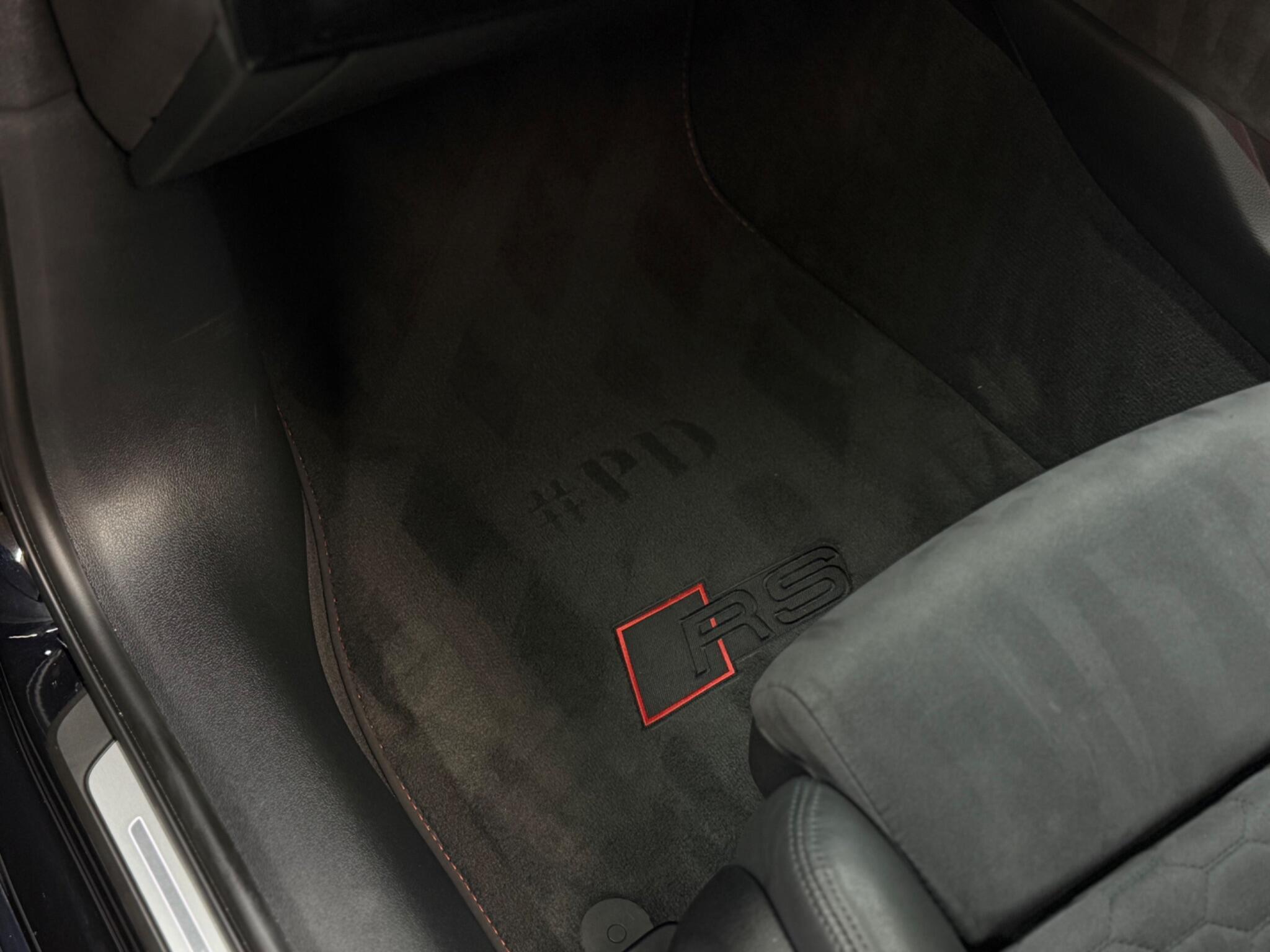 Audi RS4 Avant — image 41 of 41