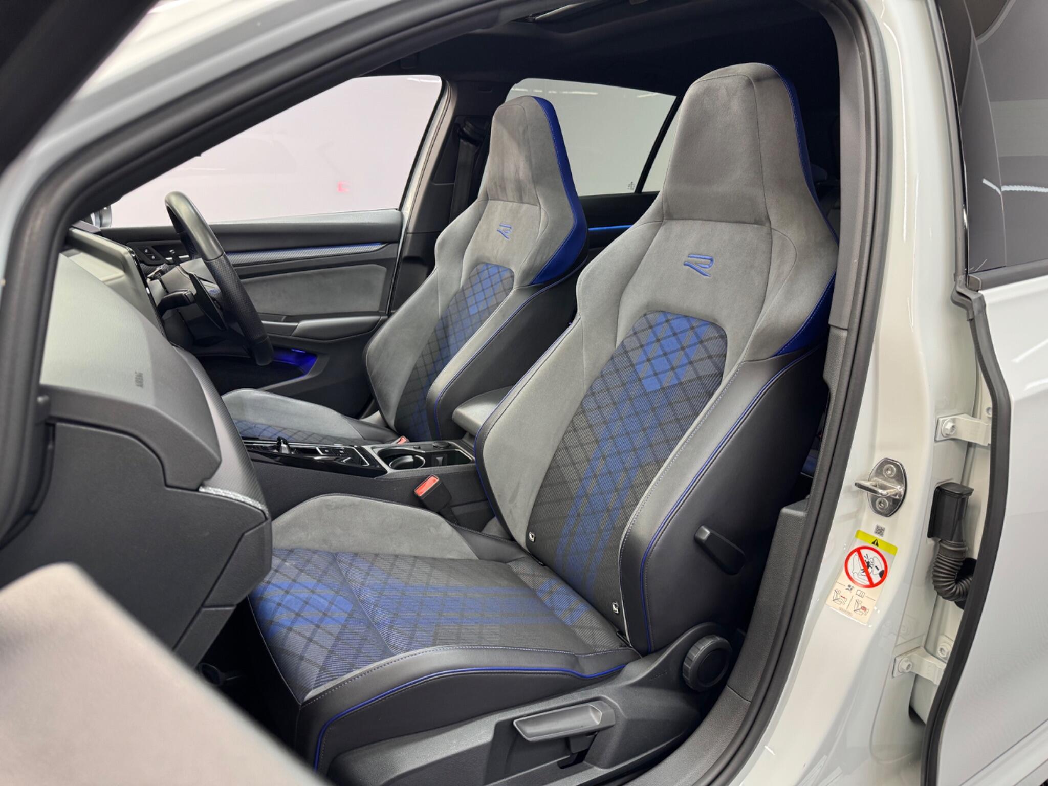 Volkswagen Golf — image 3 of 43