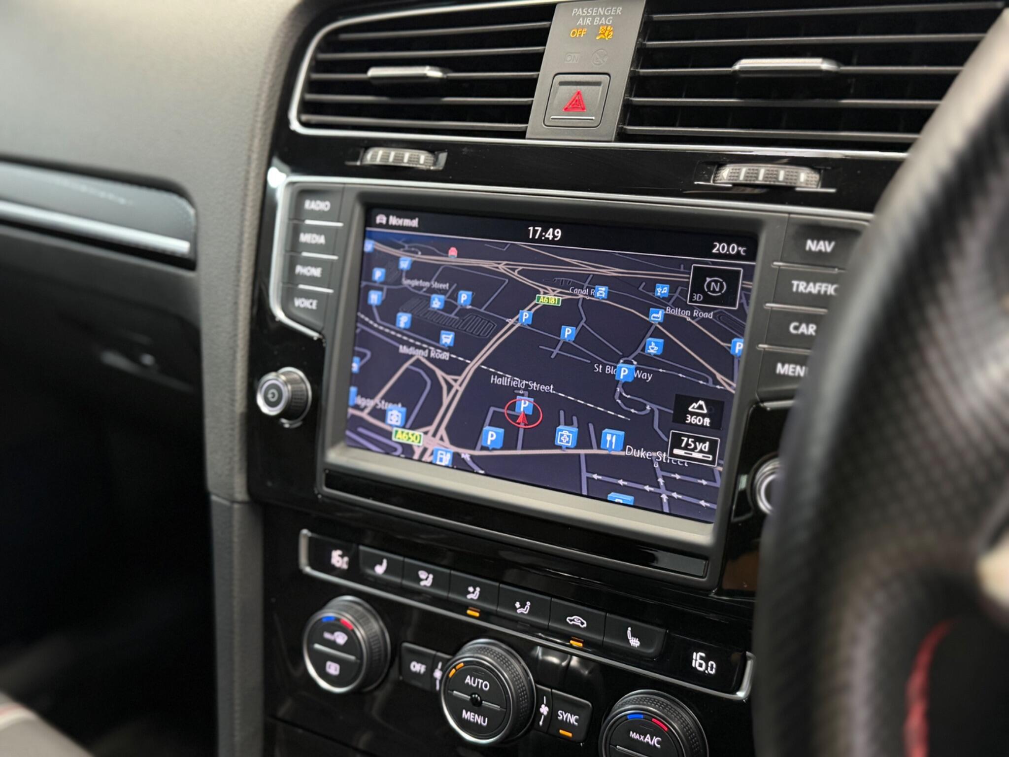Volkswagen Golf — image 30 of 37