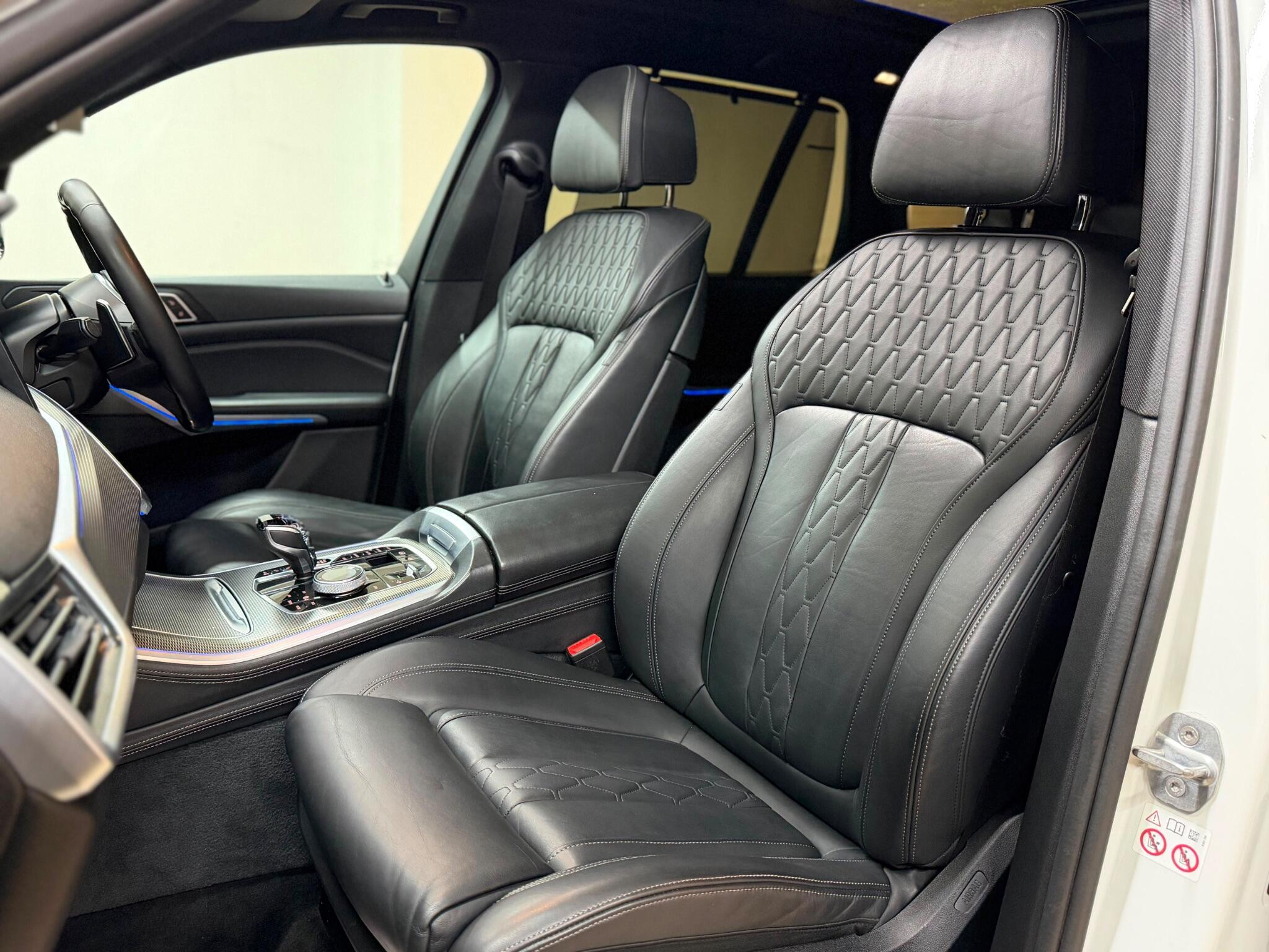 BMW X5 — image 25 of 30