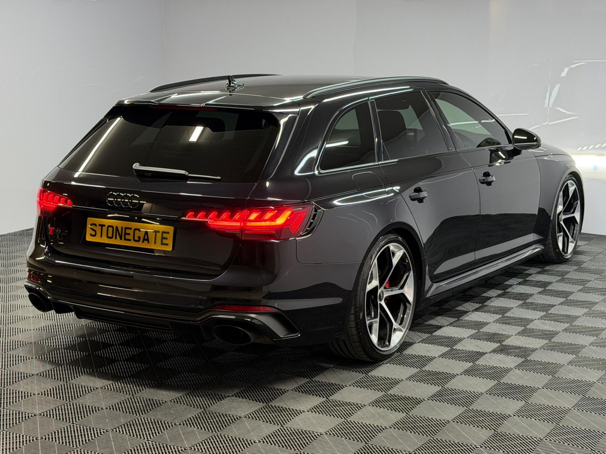 Audi RS4 Avant — image 8 of 41