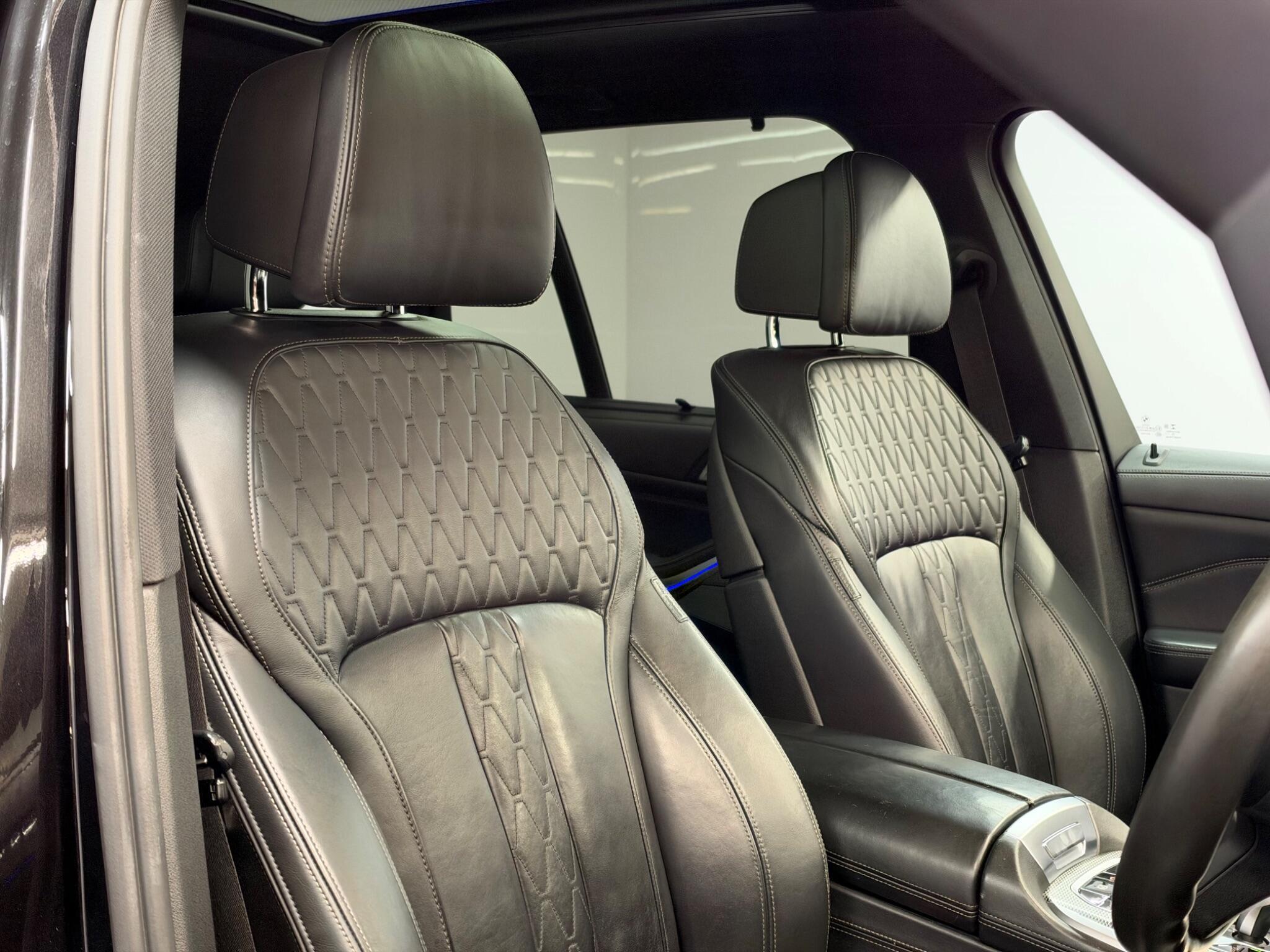 BMW X5 — image 22 of 51