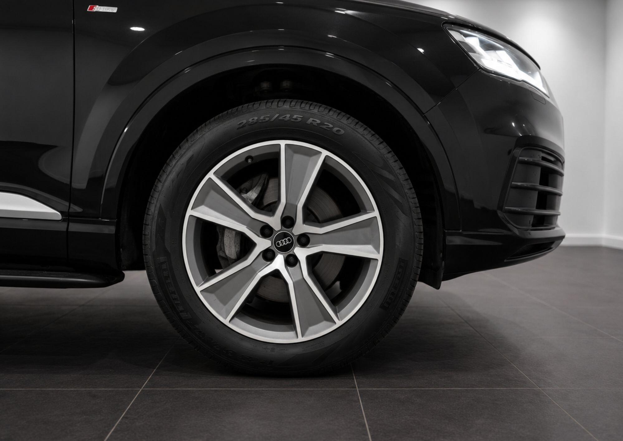Audi Q7 — image 27 of 39