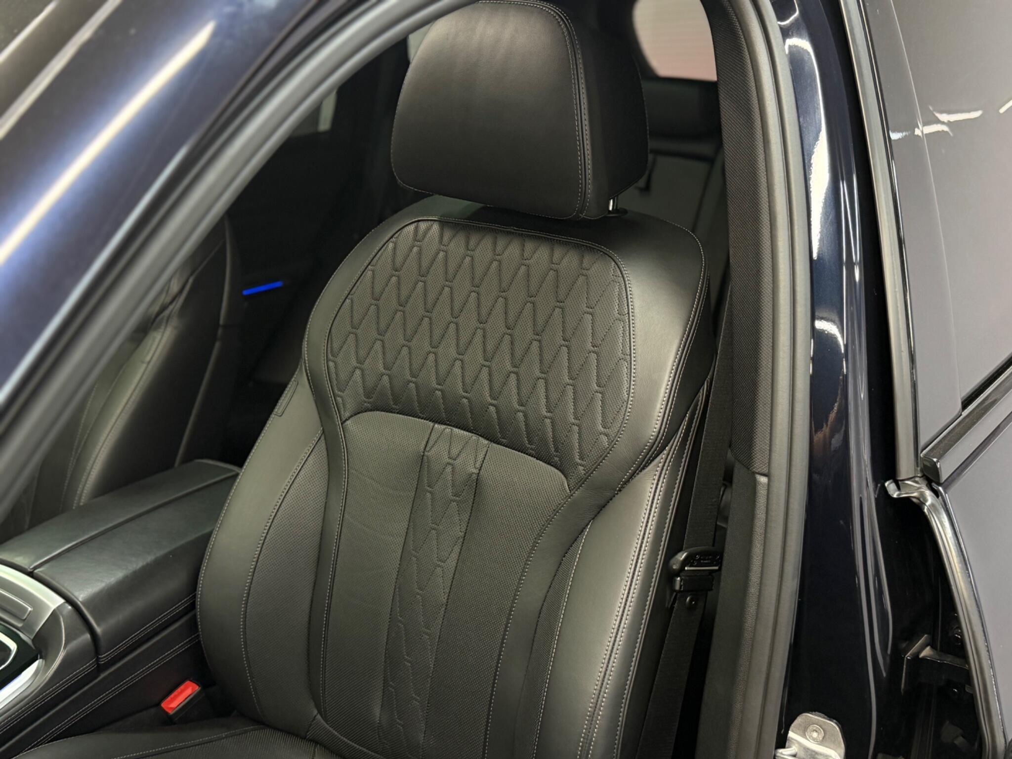 BMW X5 — image 21 of 47
