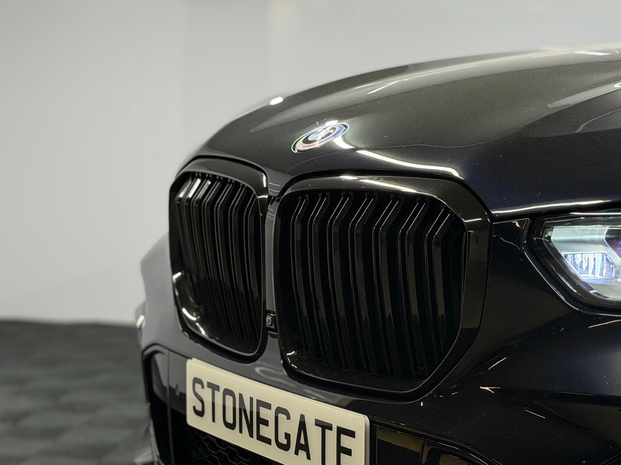 BMW X5 — image 18 of 47