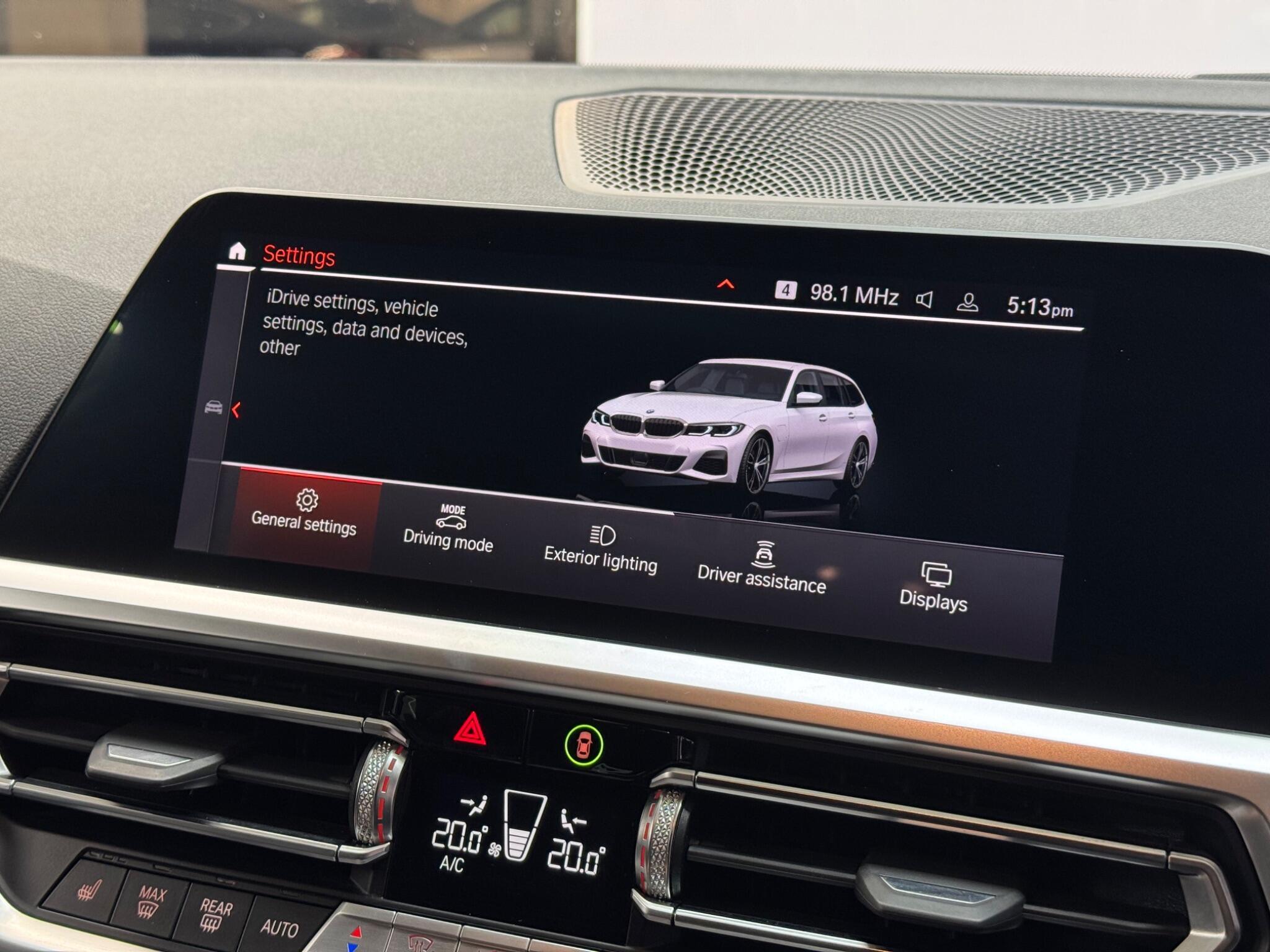 BMW 3 Series — image 28 of 38