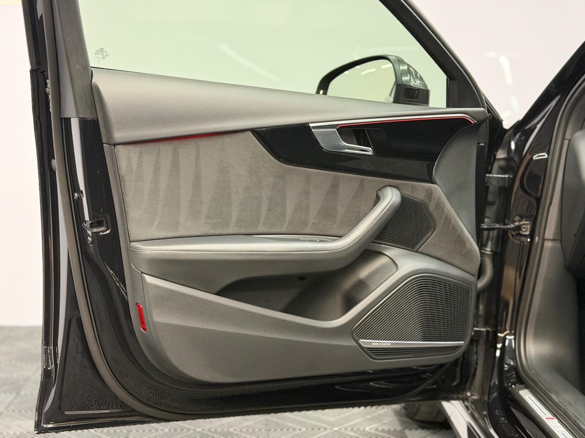 Audi RS4 Avant — image 38 of 41