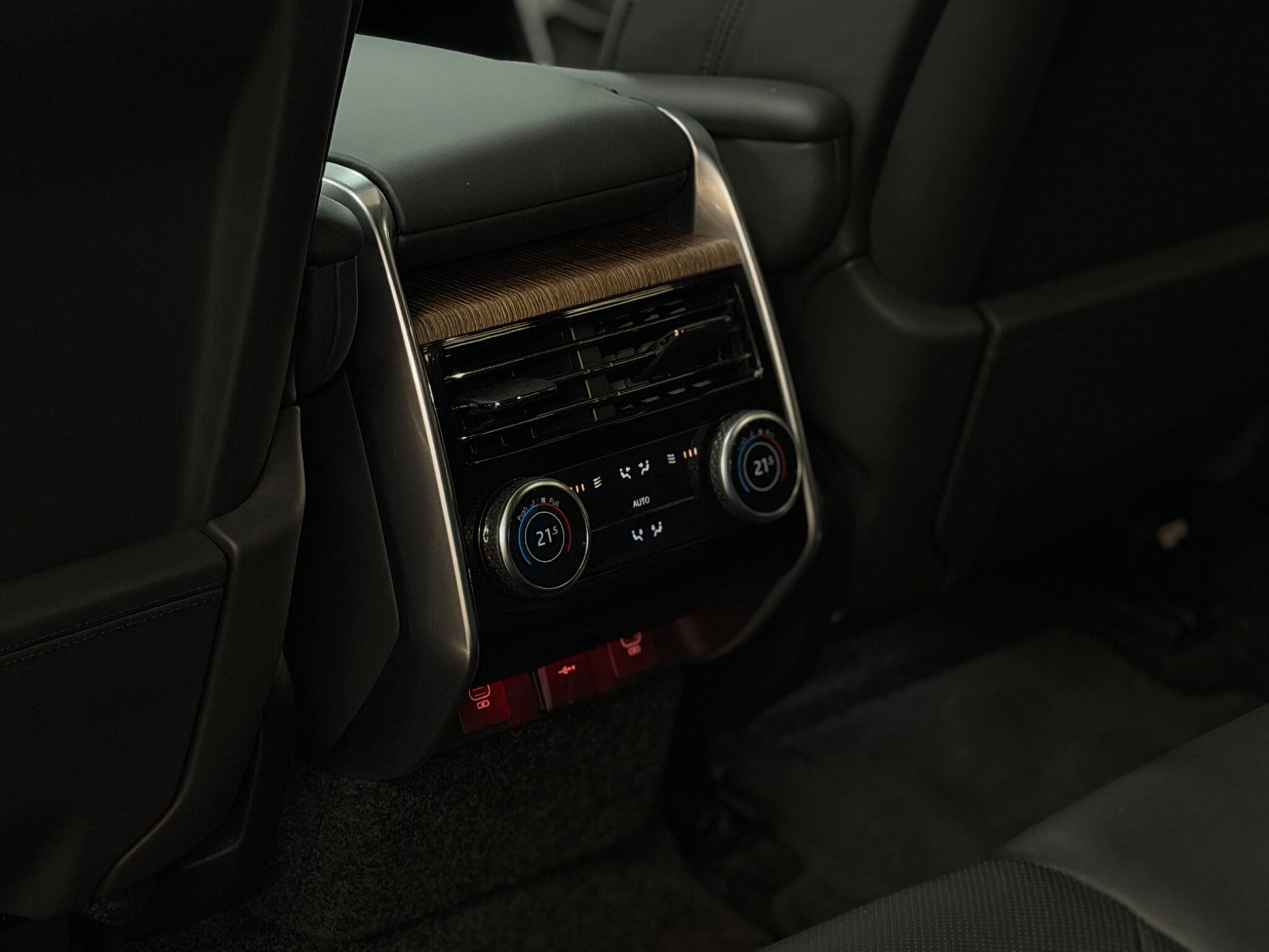 Land Rover Range Rover — image 36 of 41