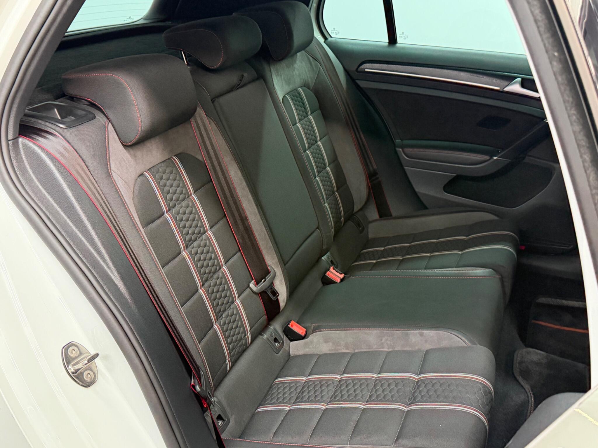 Volkswagen Golf — image 20 of 37