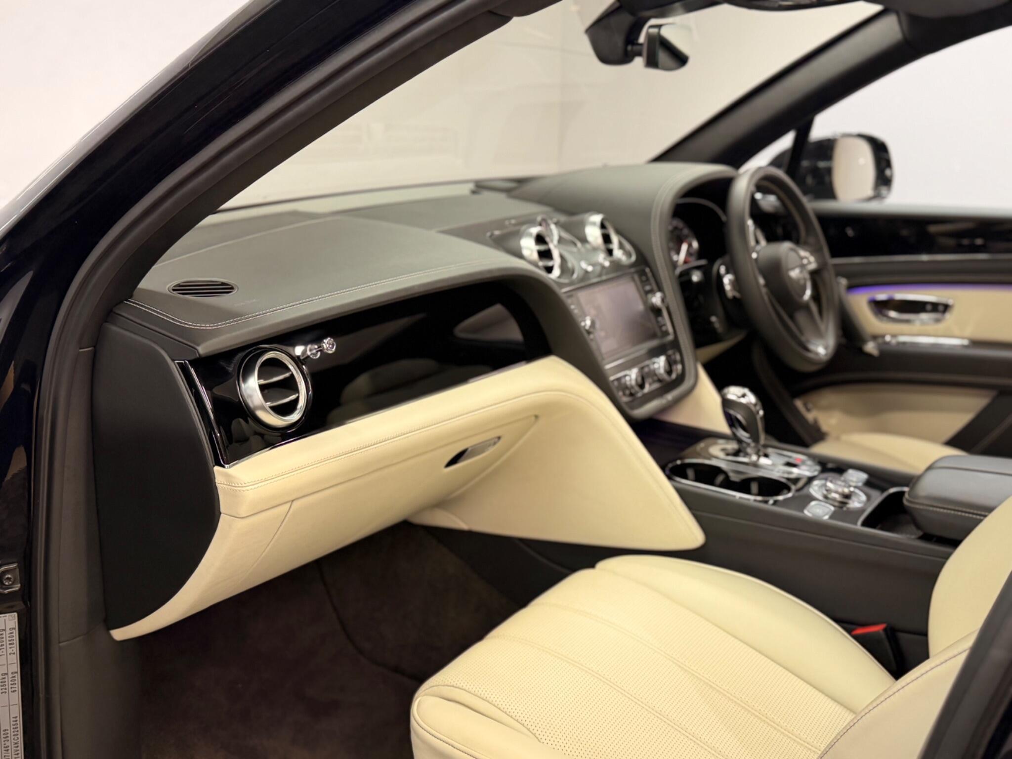 Bentley Bentayga — image 25 of 54