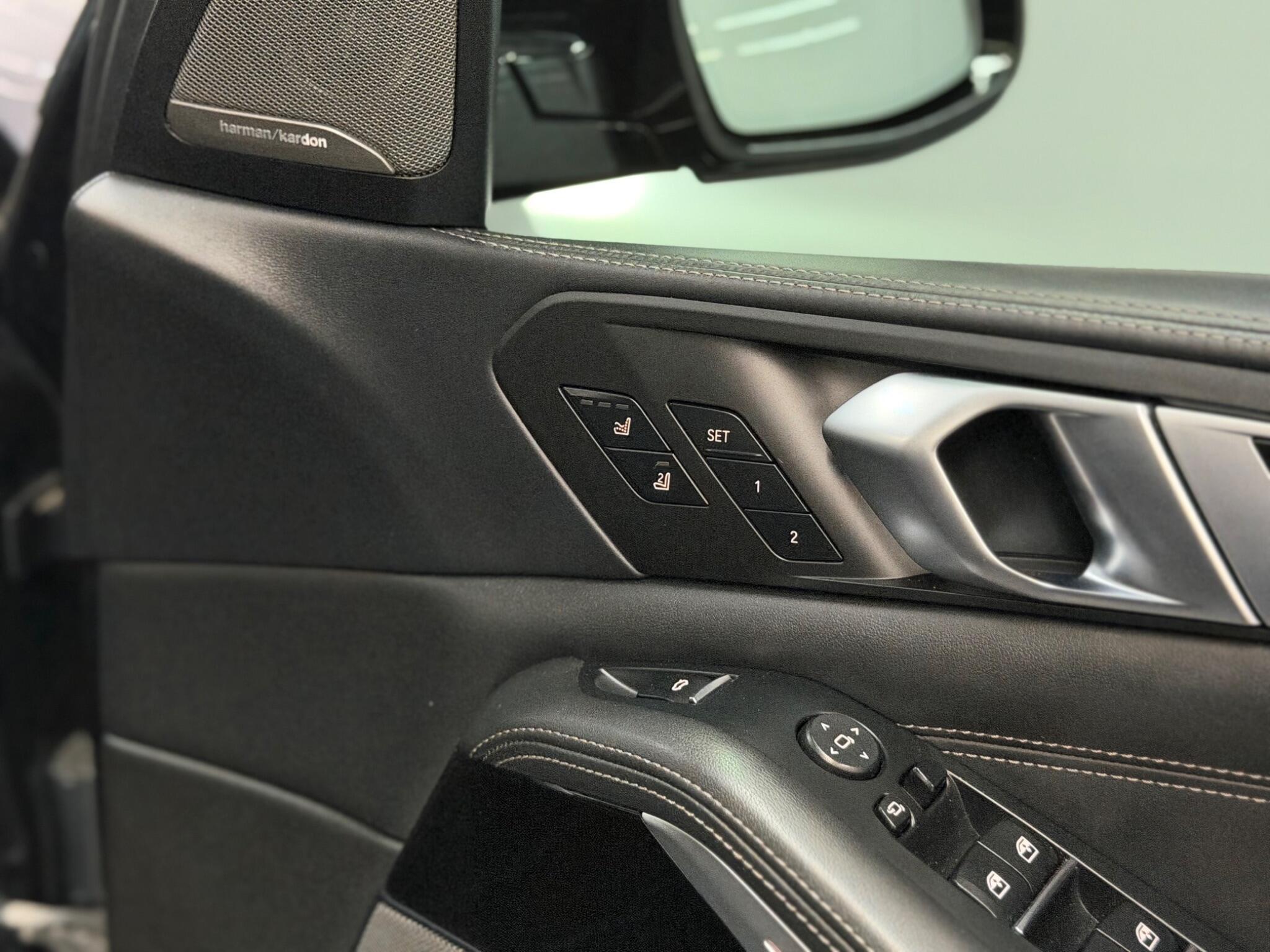 BMW X5 — image 44 of 47