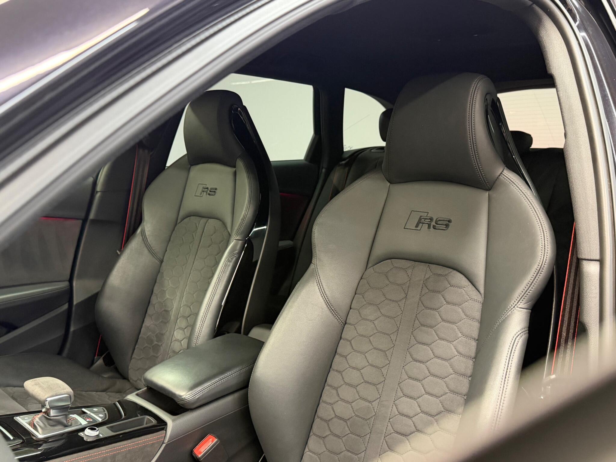 Audi RS4 Avant — image 21 of 41
