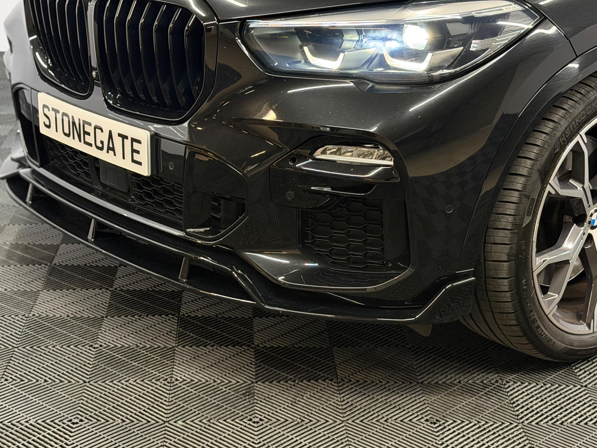 BMW X5 — image 11 of 39