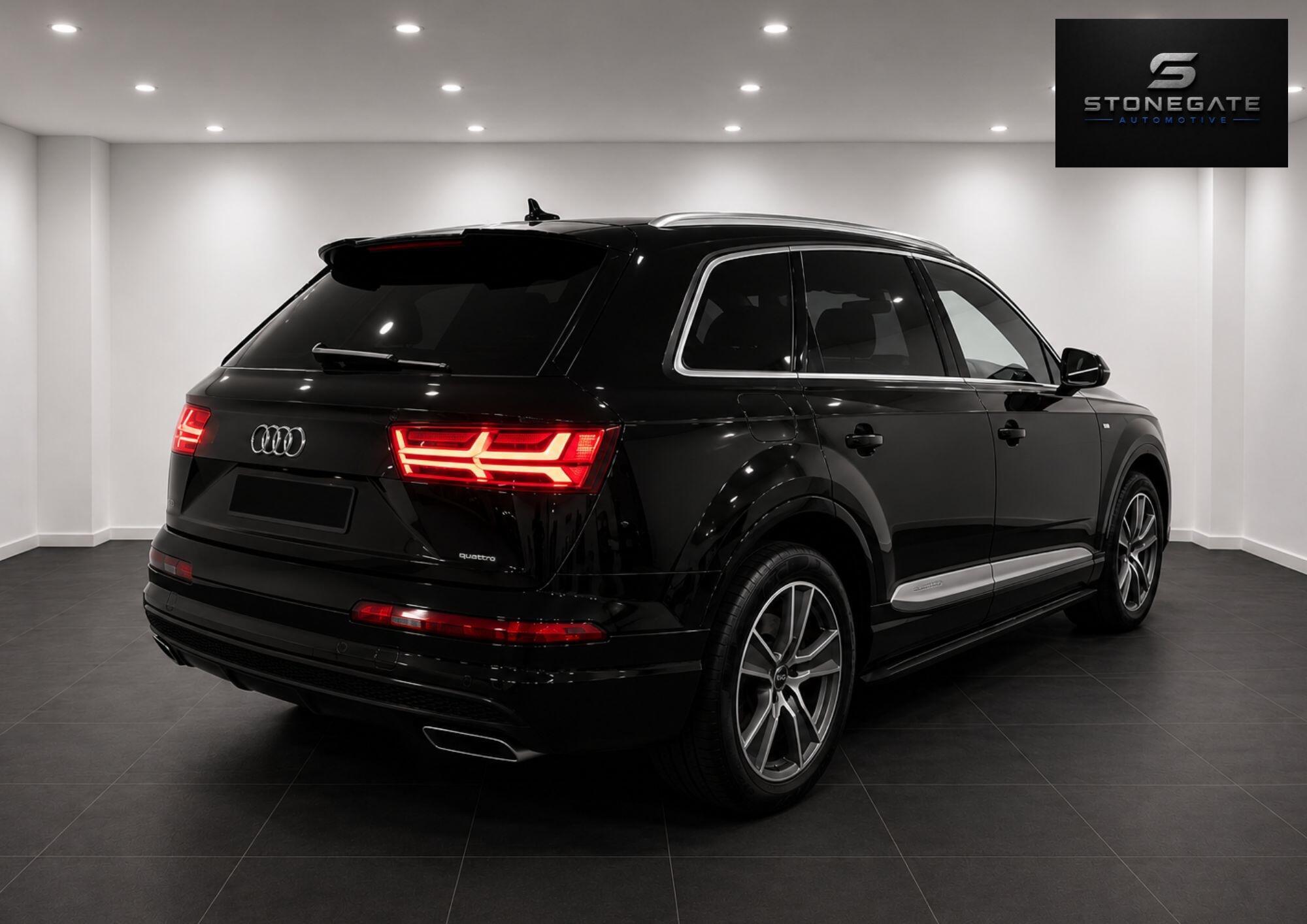 Audi Q7 — image 2 of 39