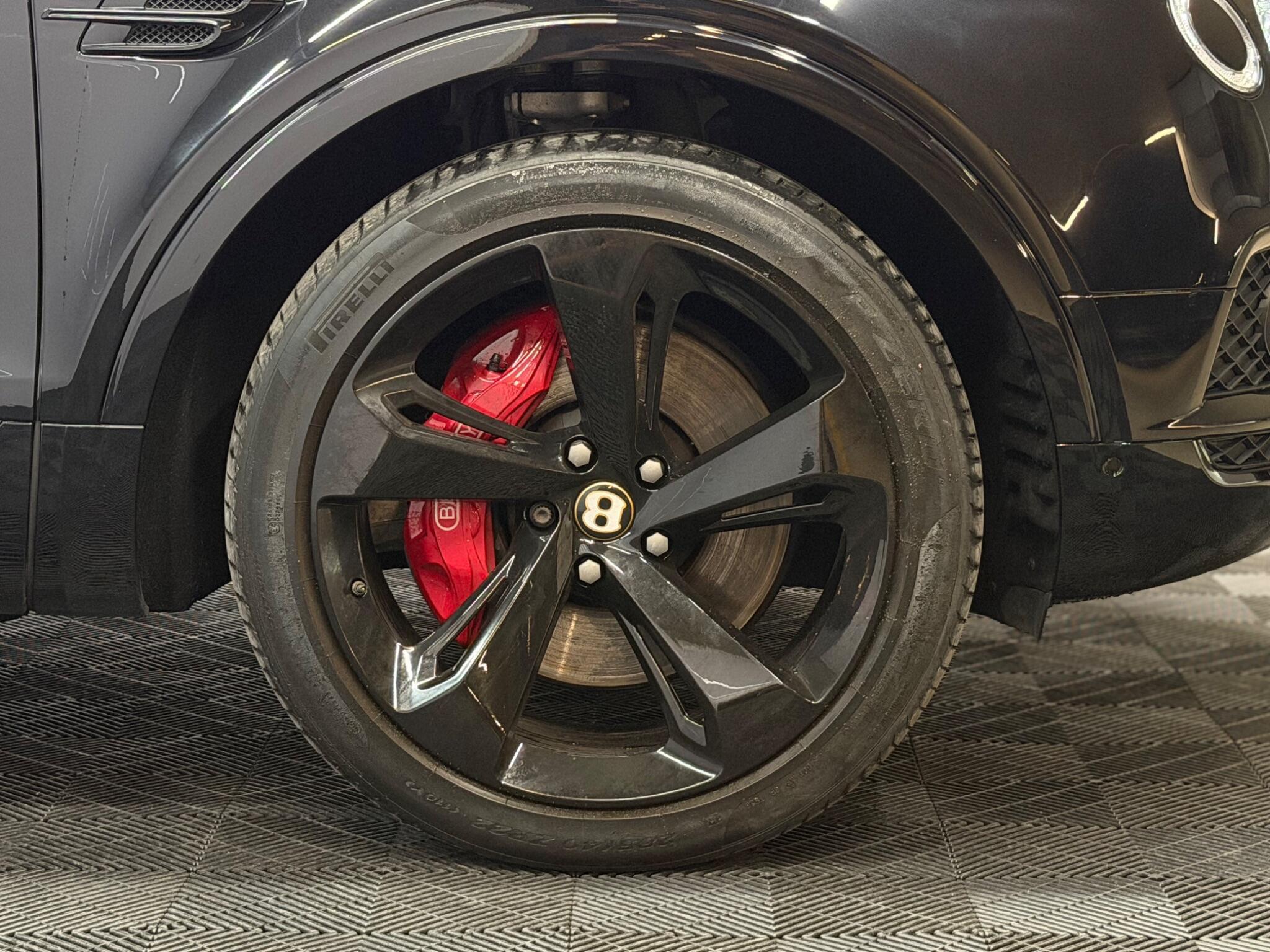 Bentley Bentayga — image 12 of 54