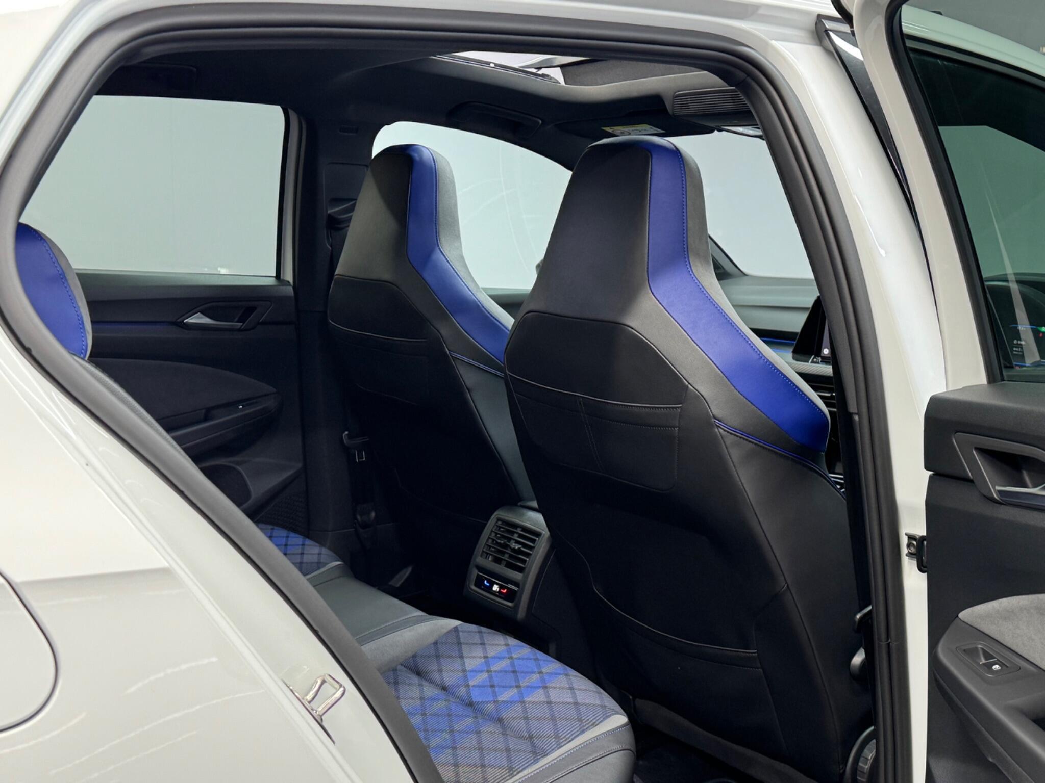 Volkswagen Golf — image 33 of 43
