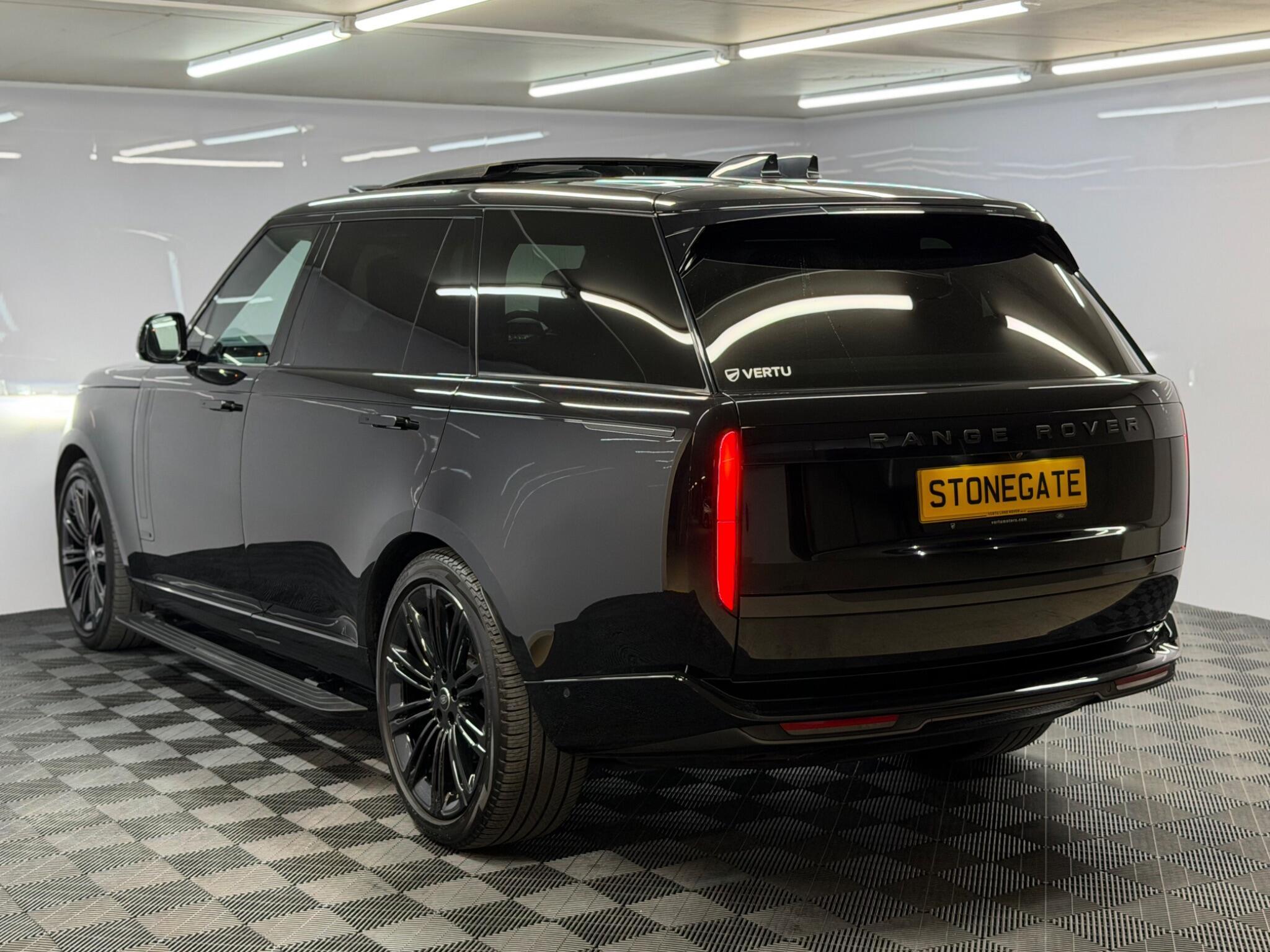 Land Rover Range Rover — image 2 of 41