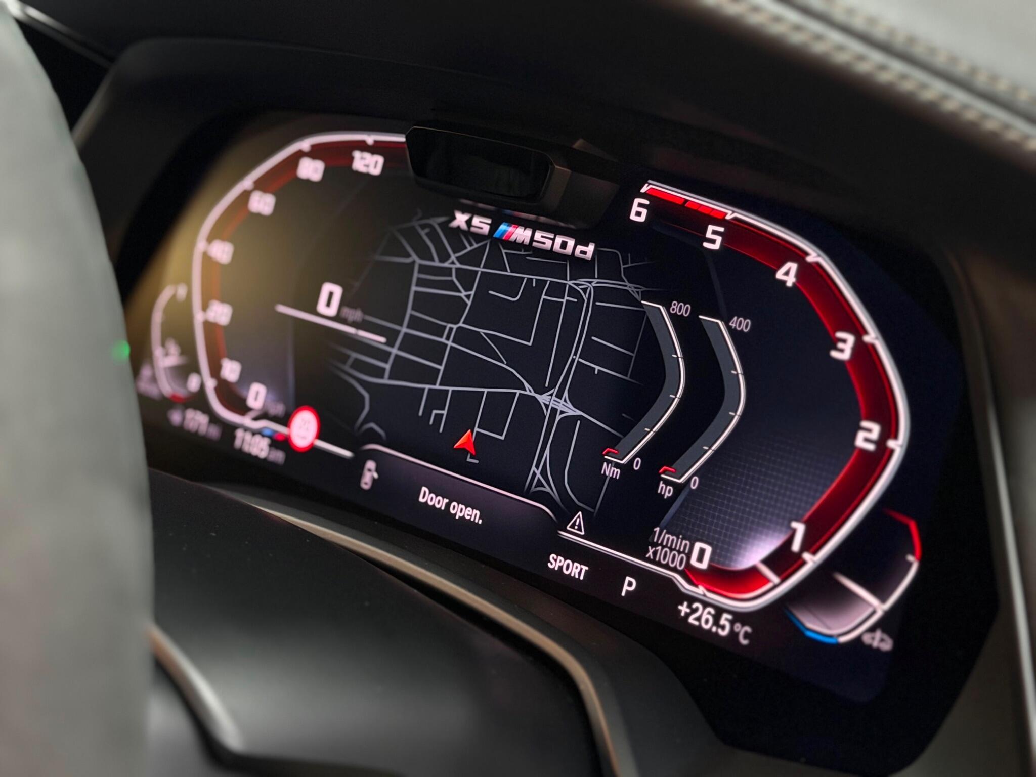 BMW X5 — image 38 of 47