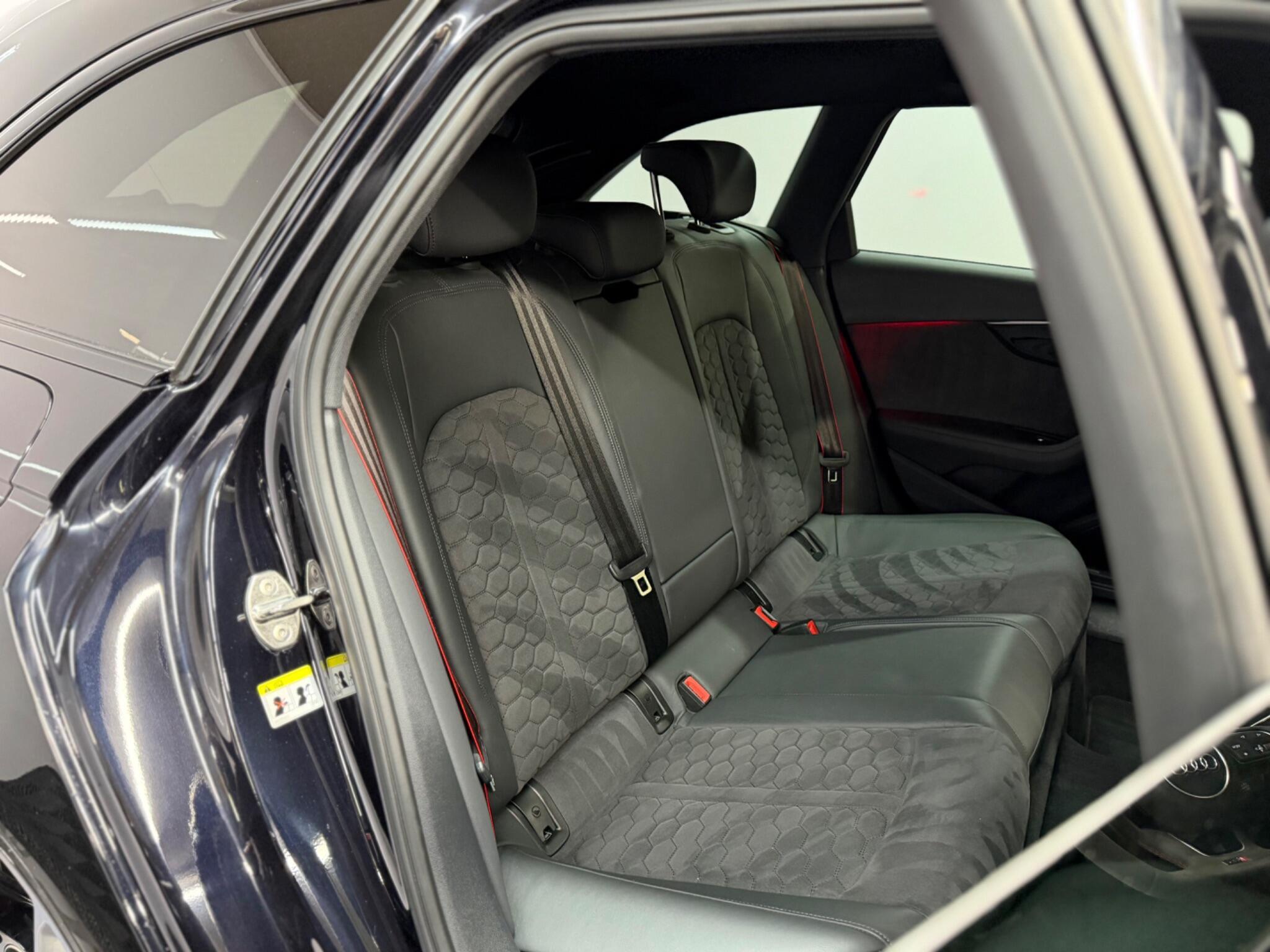 Audi RS4 Avant — image 22 of 41