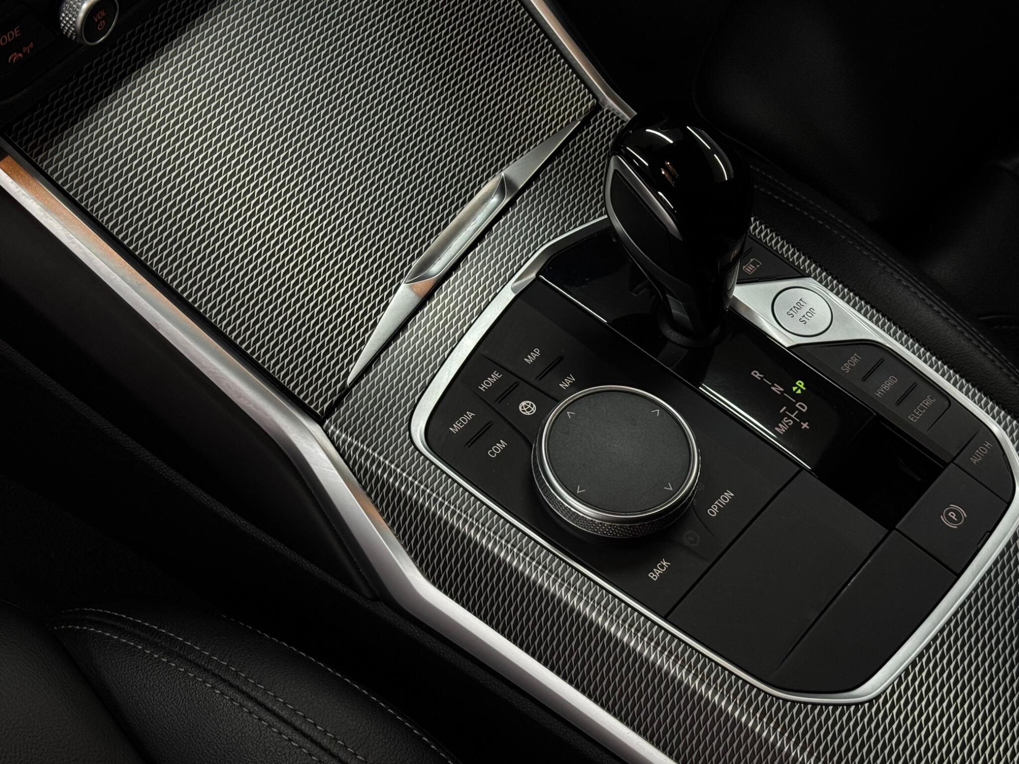 BMW 3 Series — image 30 of 38