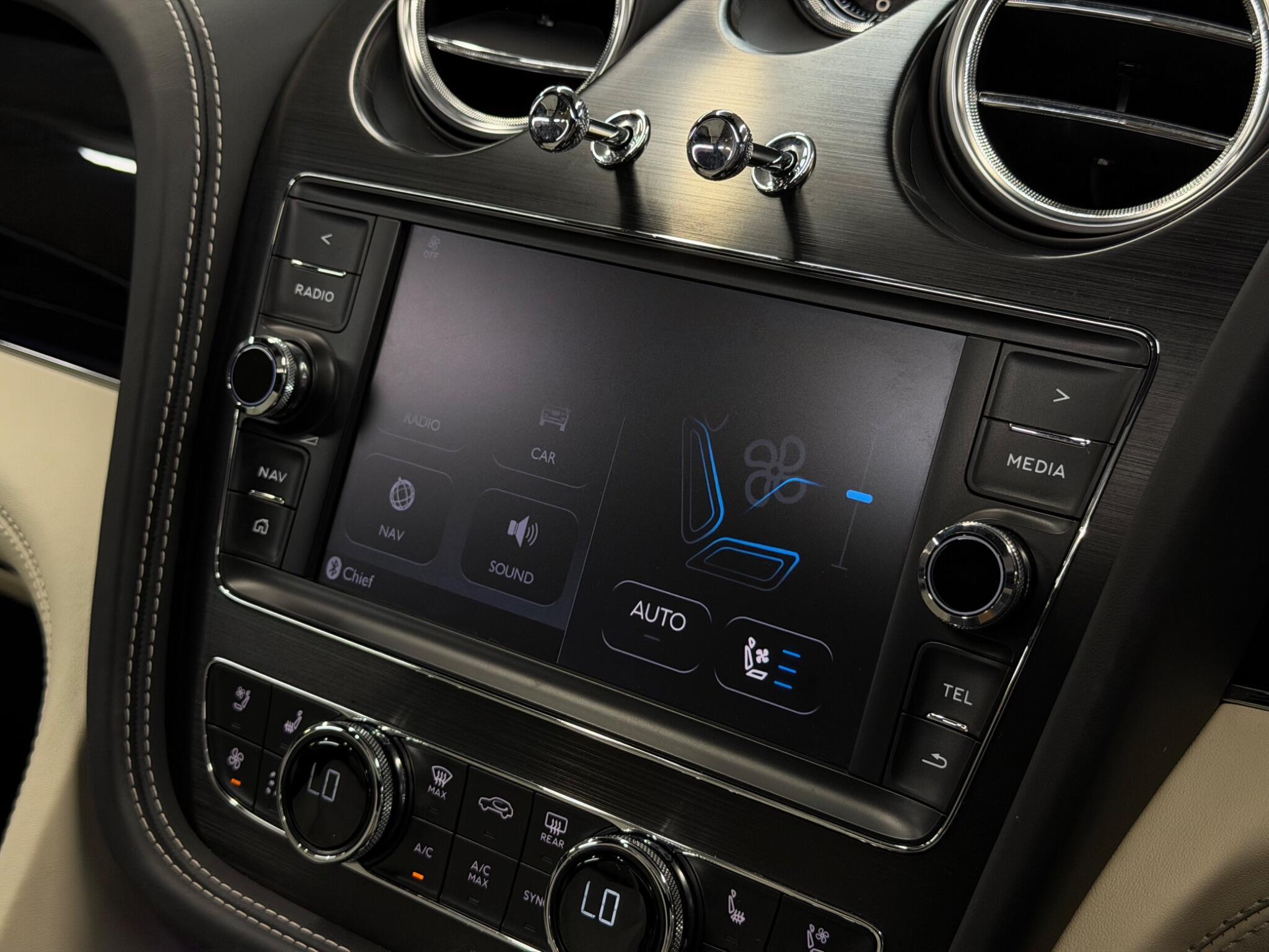 Bentley Bentayga — image 30 of 54