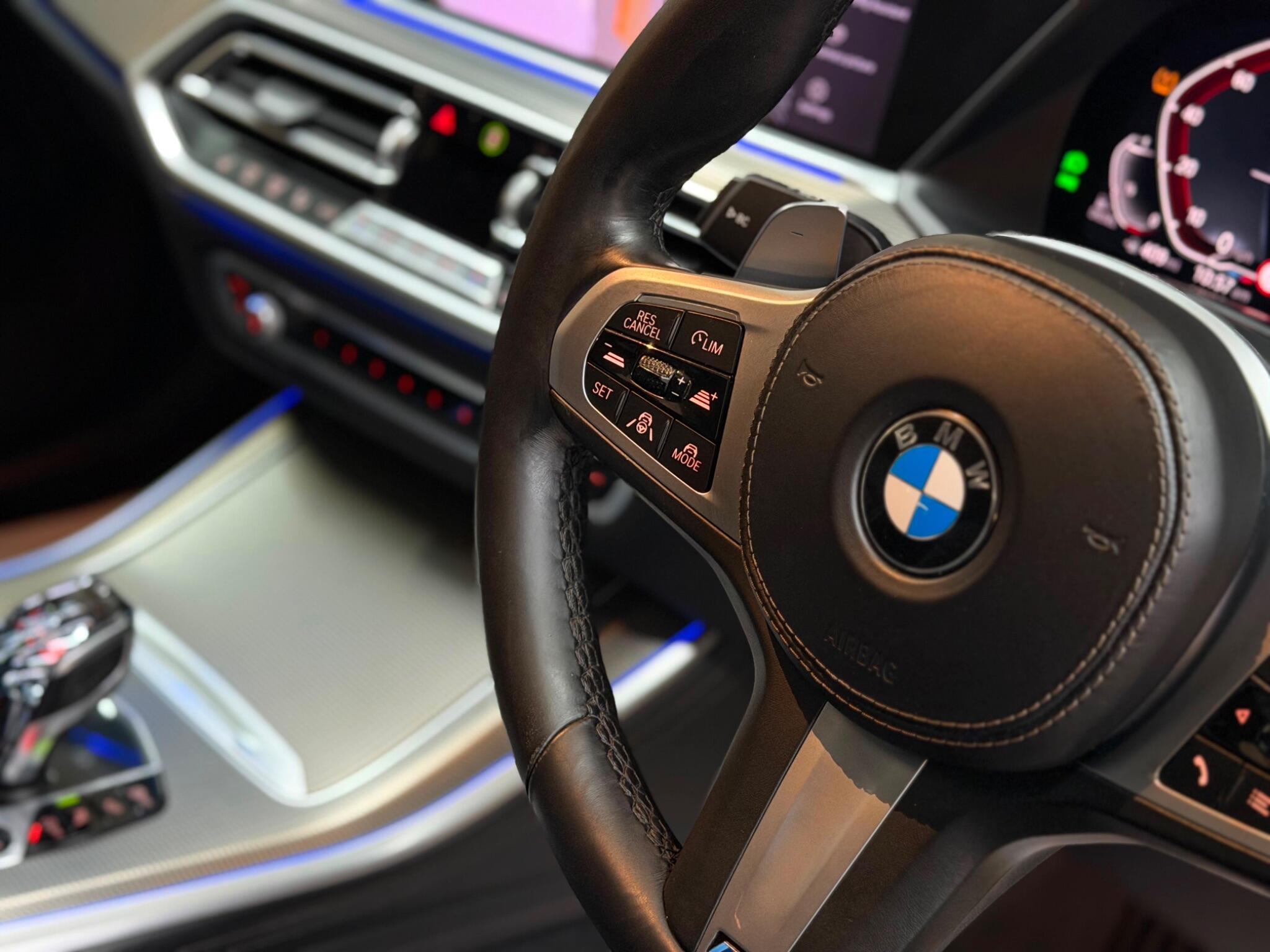 BMW X5 — image 22 of 30