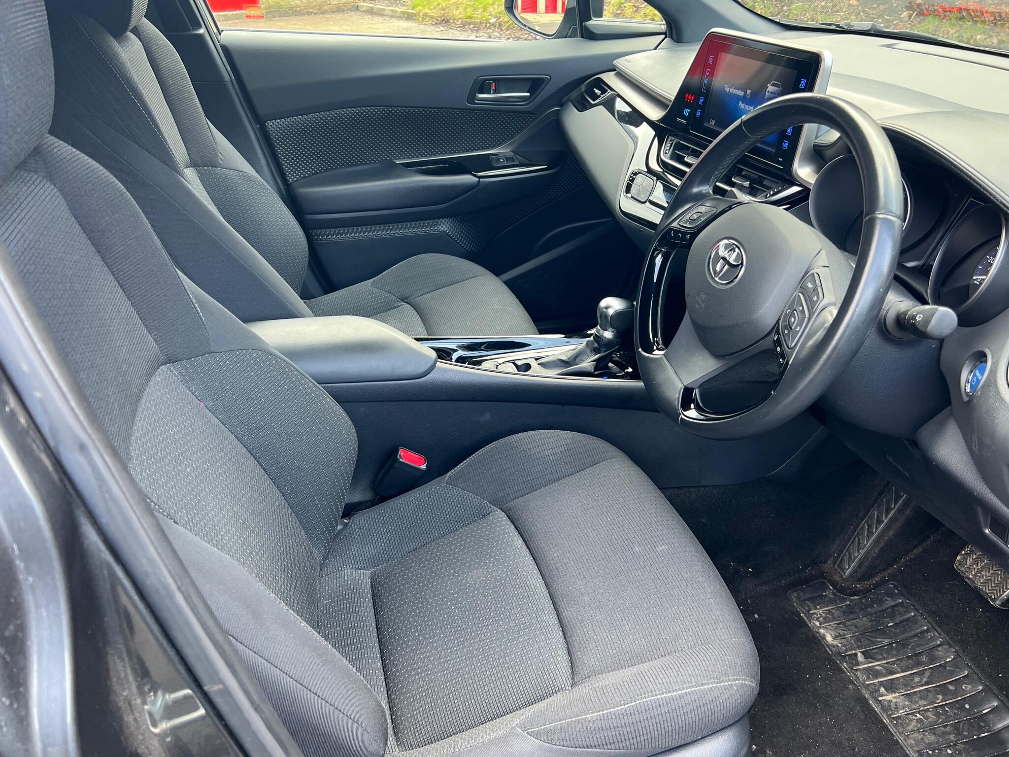 2018 Toyota C-HR 1.8 VVT-h Design SUV 5dr Petrol Hybrid CVT Euro 6 (s/s) (122 ps)
