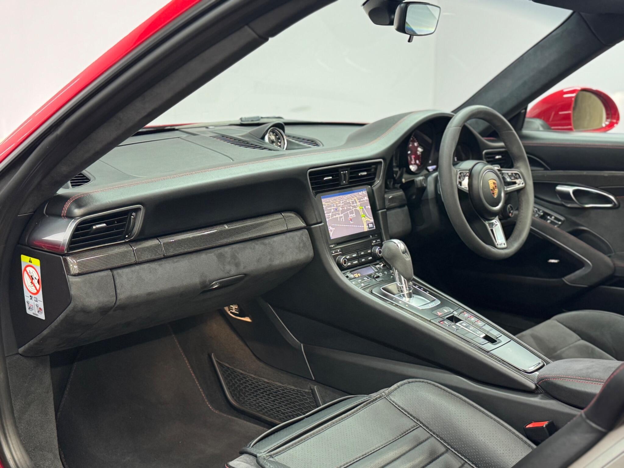Porsche 911 — image 21 of 38