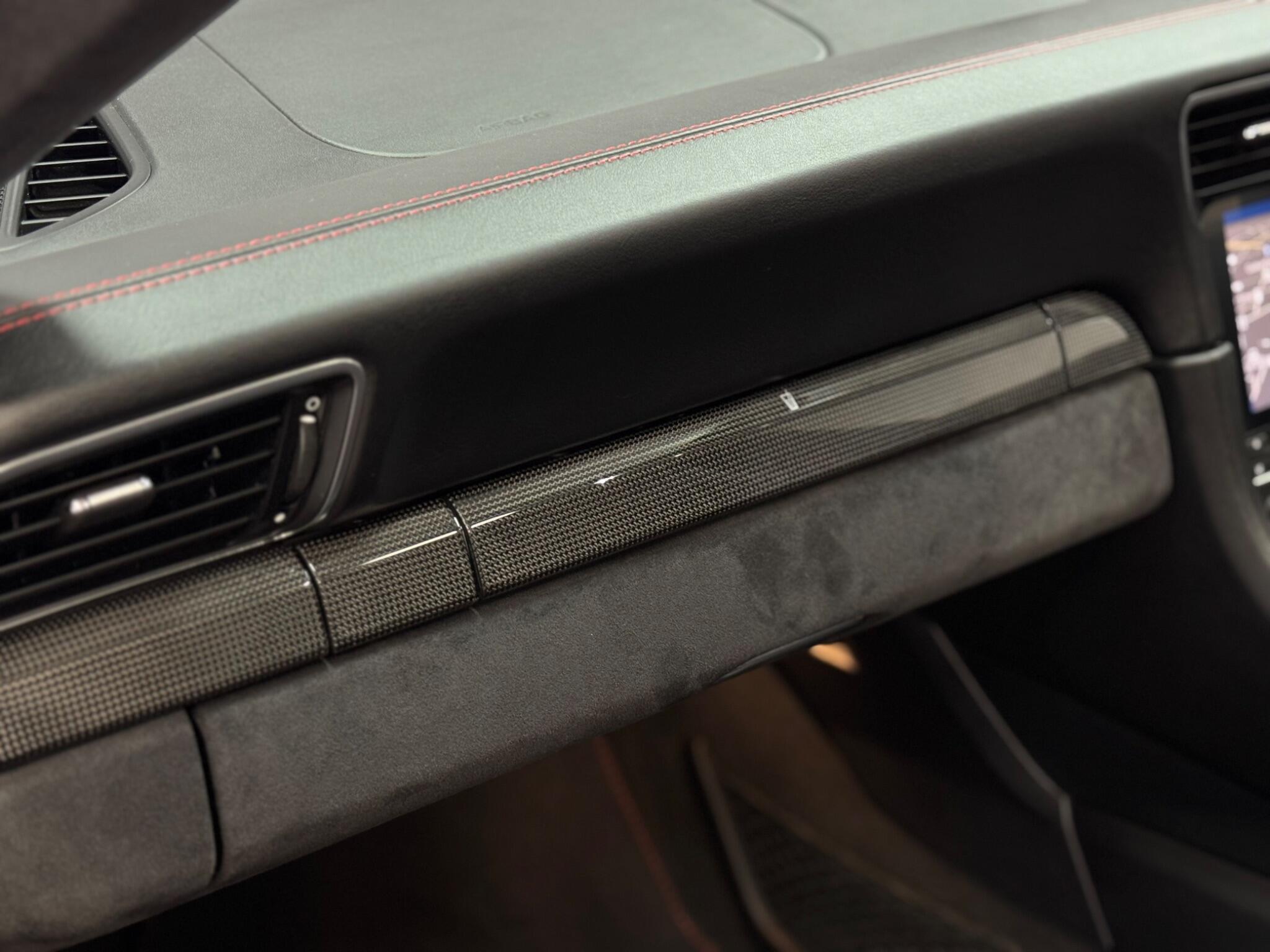 Porsche 911 — image 35 of 38