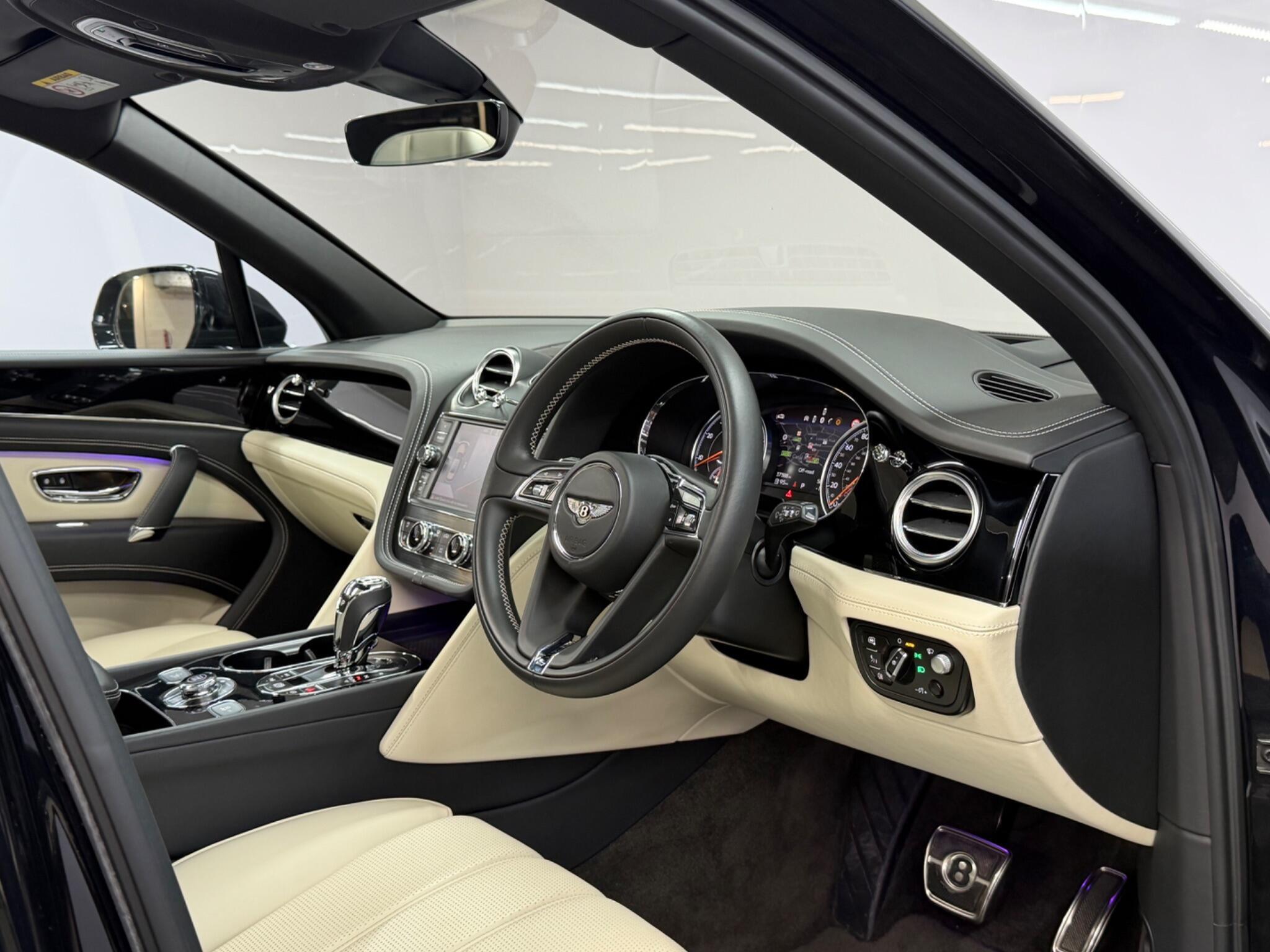 Bentley Bentayga — image 23 of 54