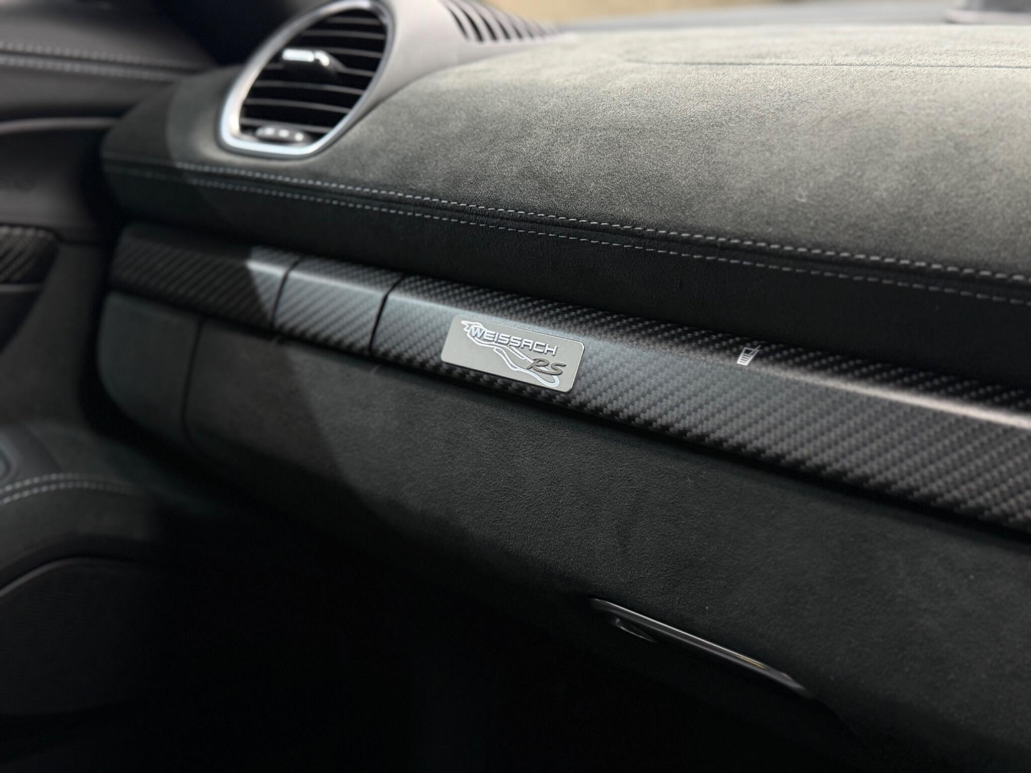 Porsche 718 Cayman — image 40 of 48