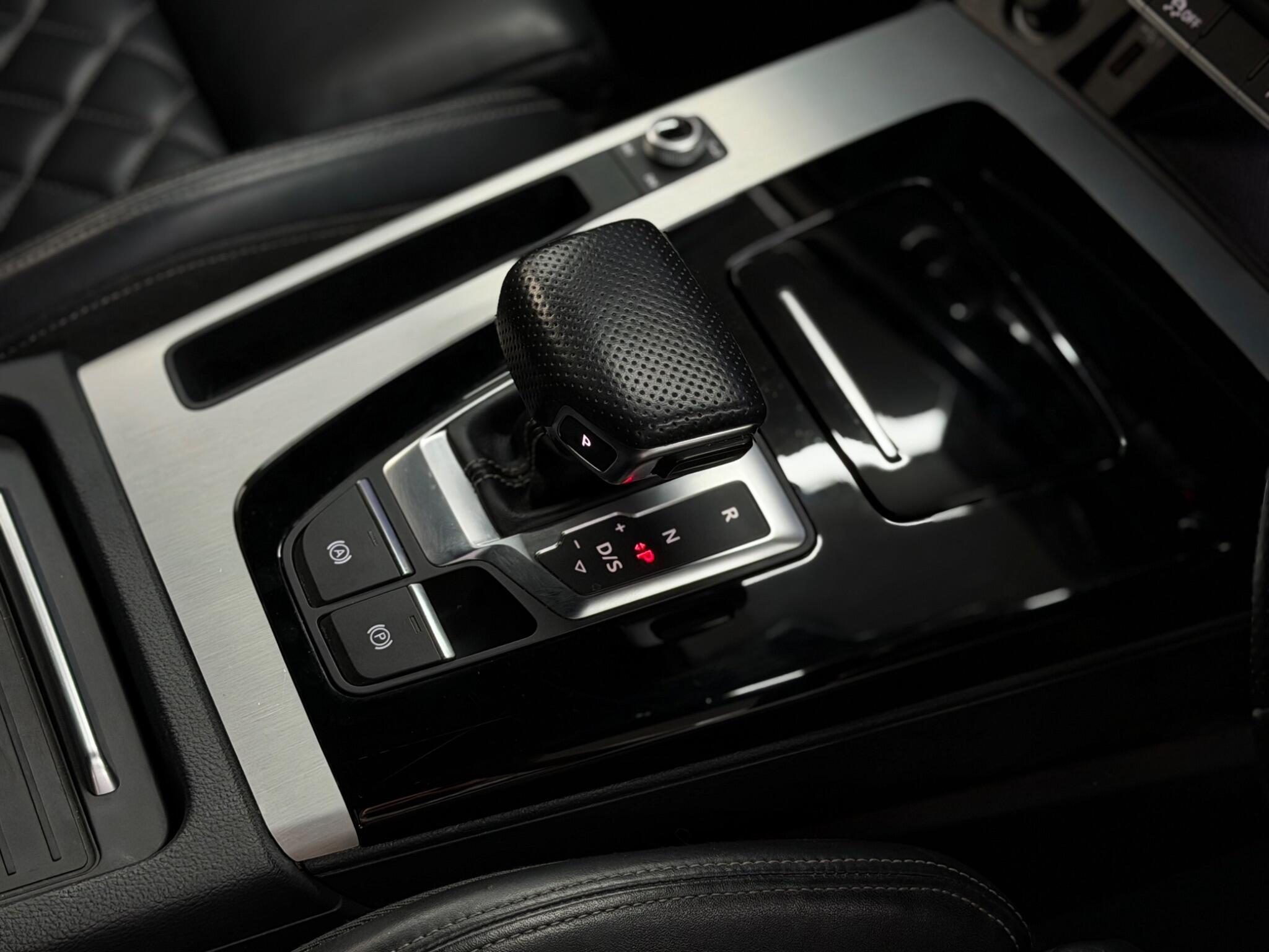Audi Q5 — image 30 of 31