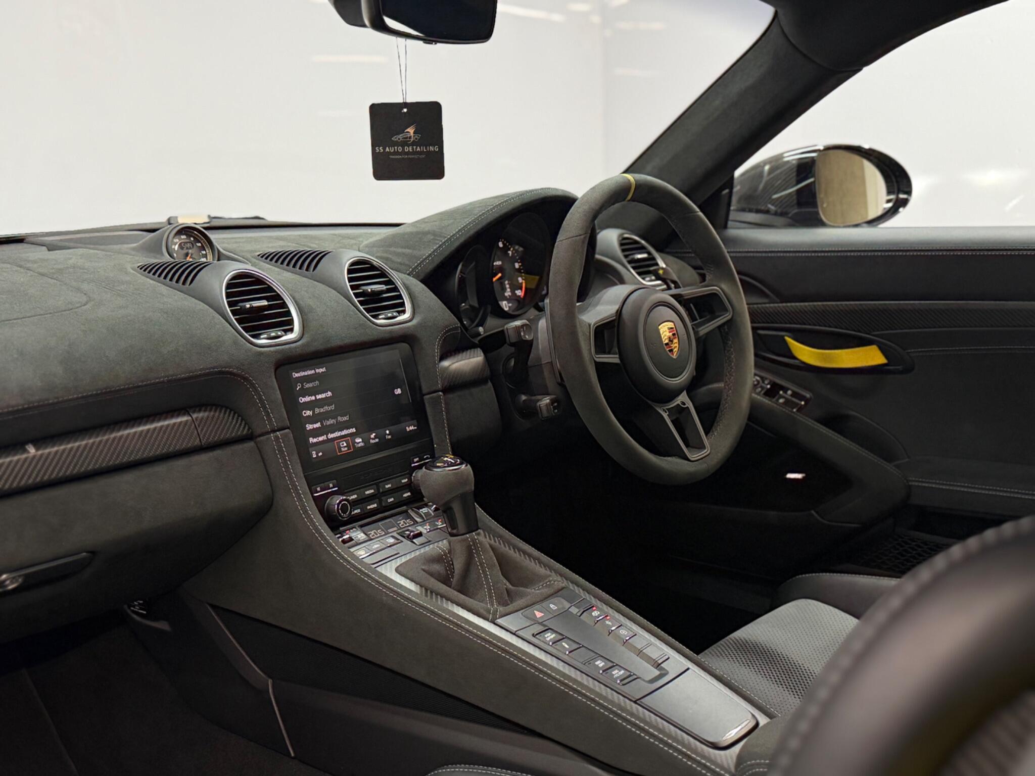 Porsche 718 Cayman — image 35 of 48