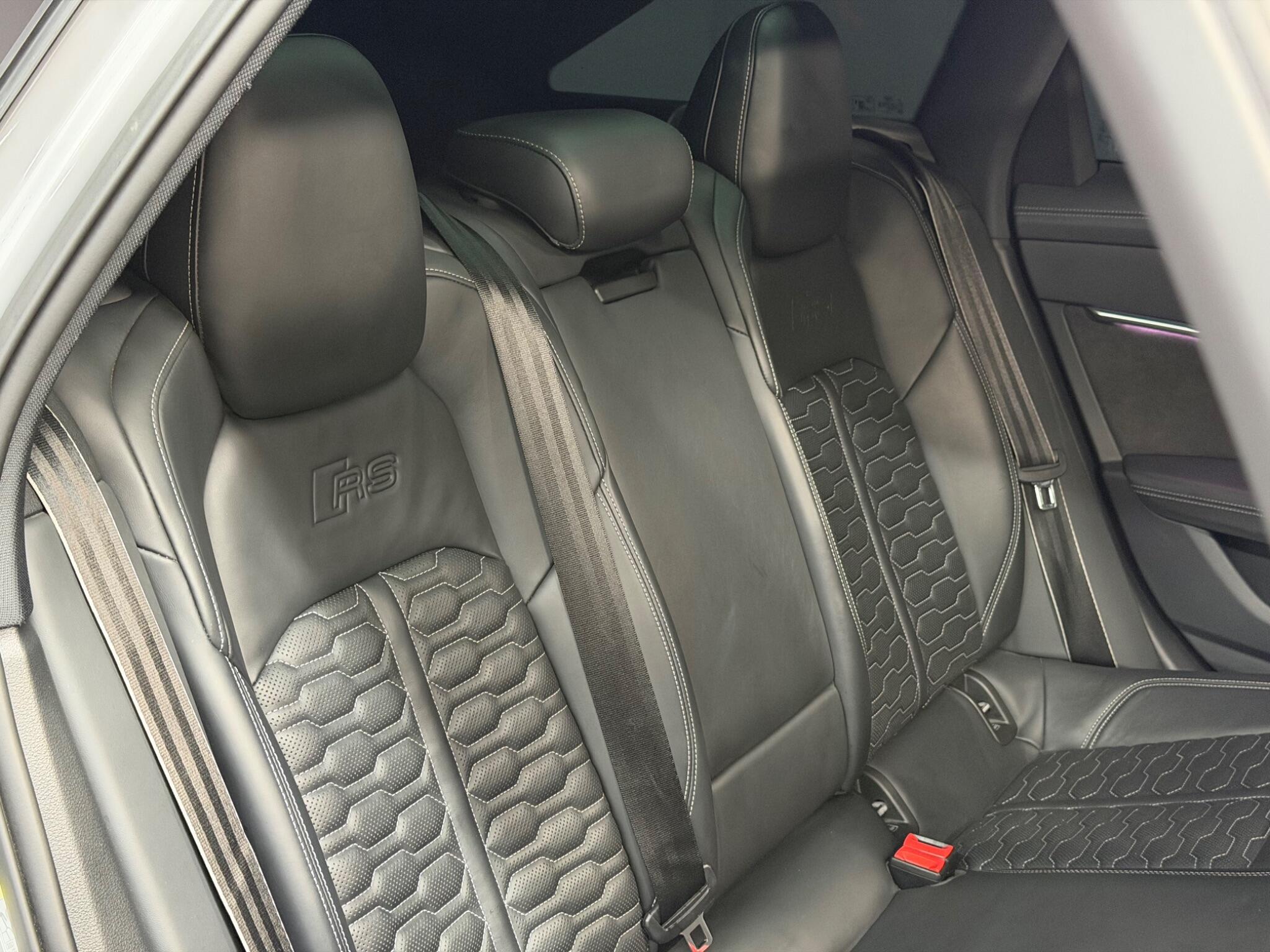 Audi RS6 Avant — image 28 of 51