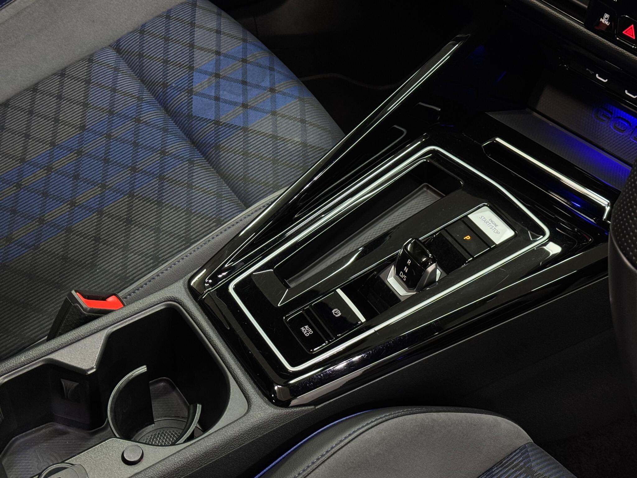 Volkswagen Golf — image 24 of 43