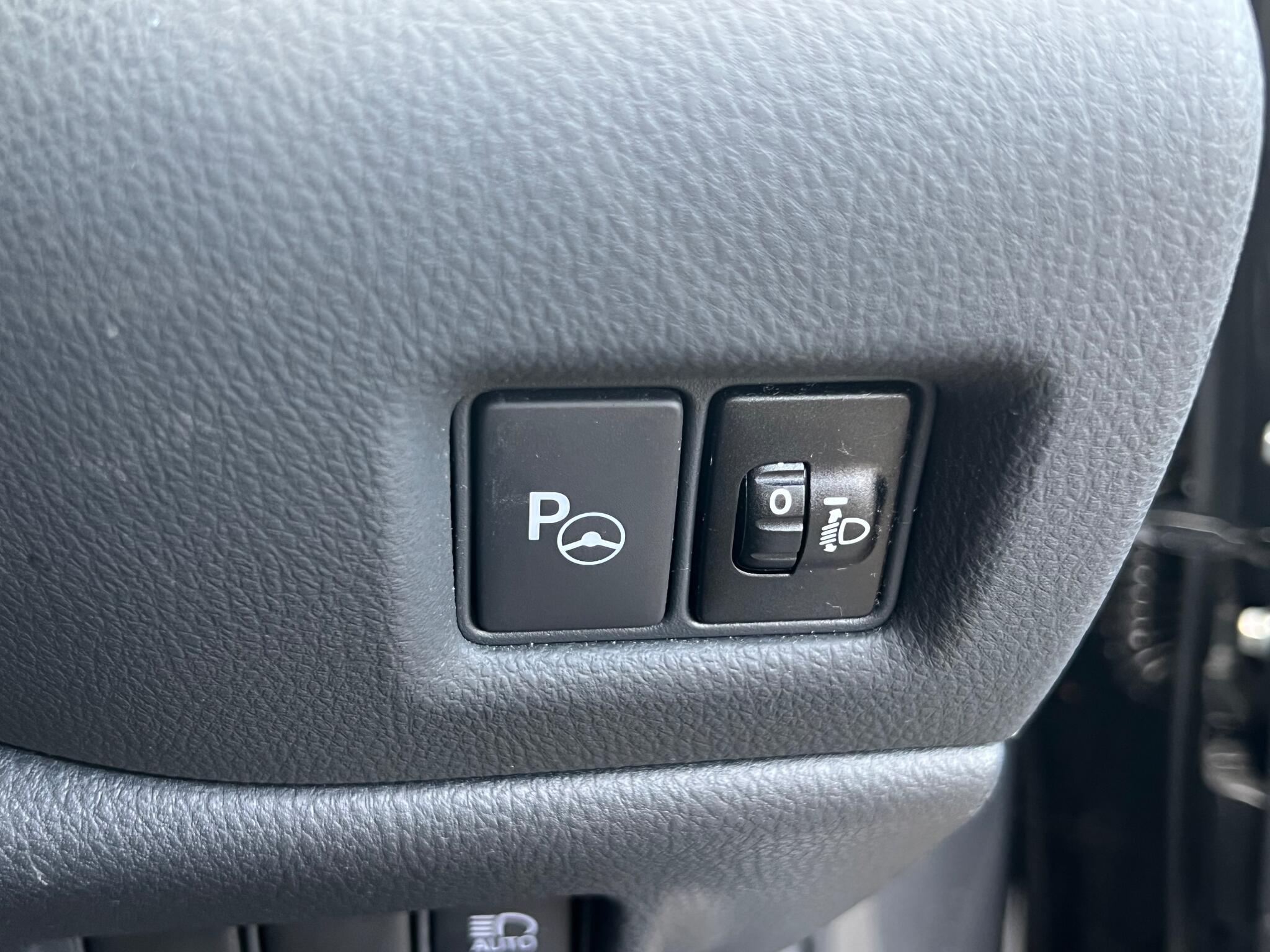 2018 Toyota C-HR 1.8 VVT-h Design SUV 5dr Petrol Hybrid CVT Euro 6 (s/s) (122 ps)